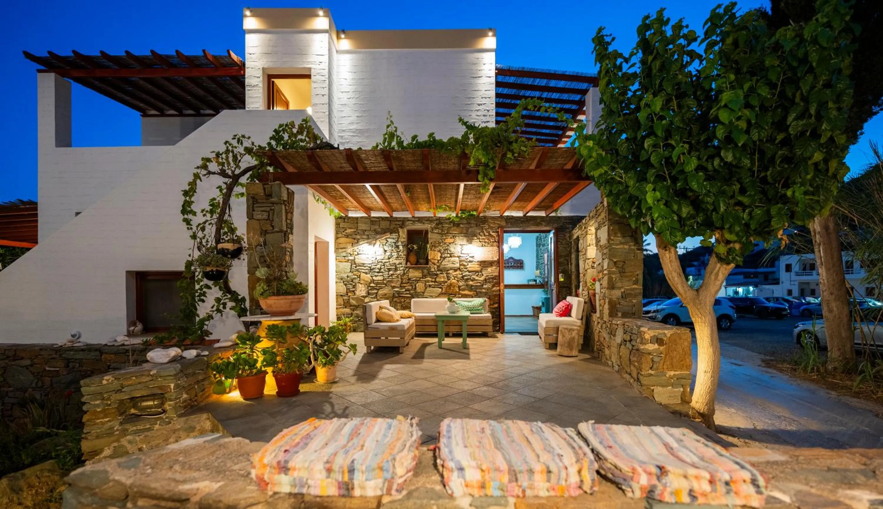 Property building in Ligaries