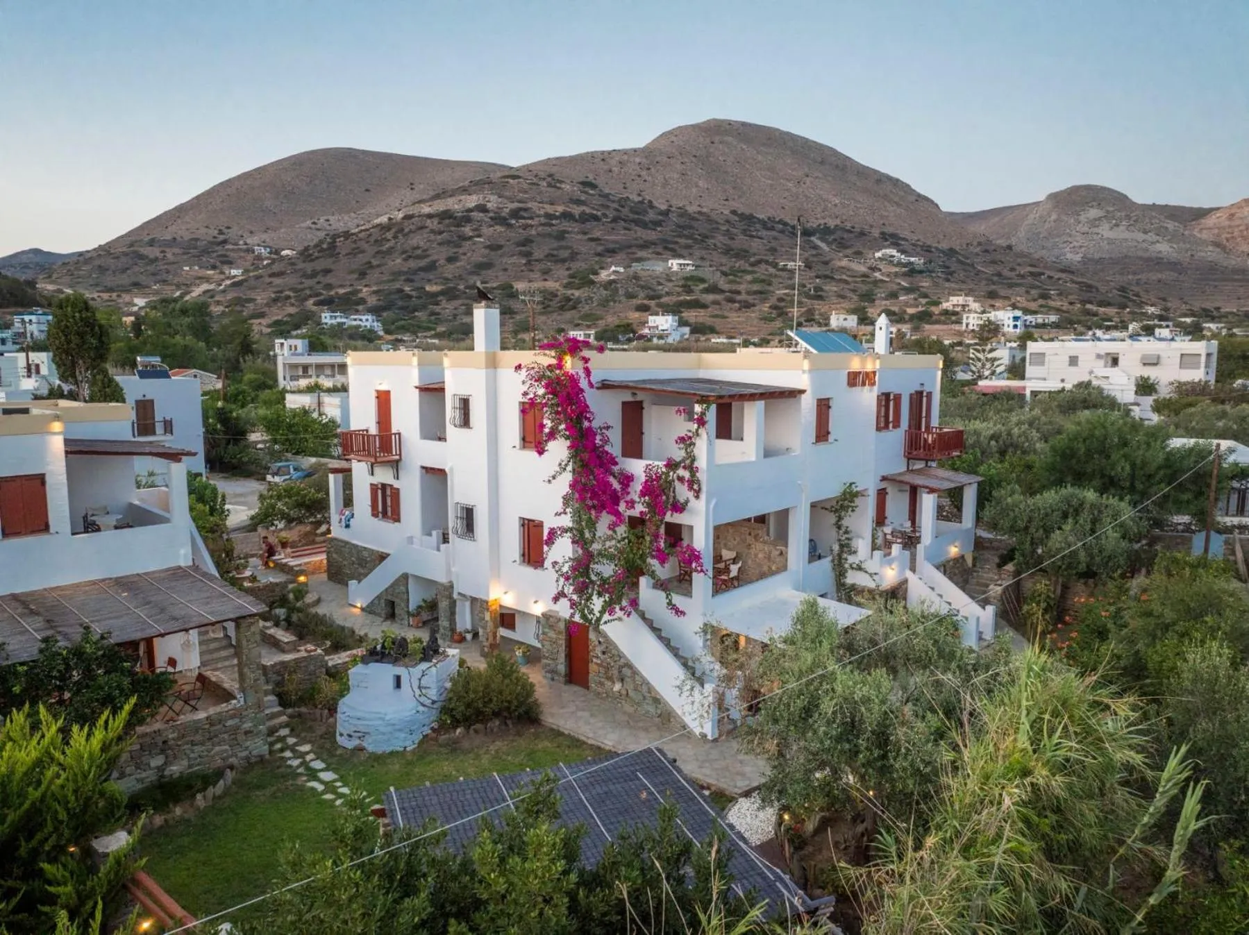 Property building in Ligaries