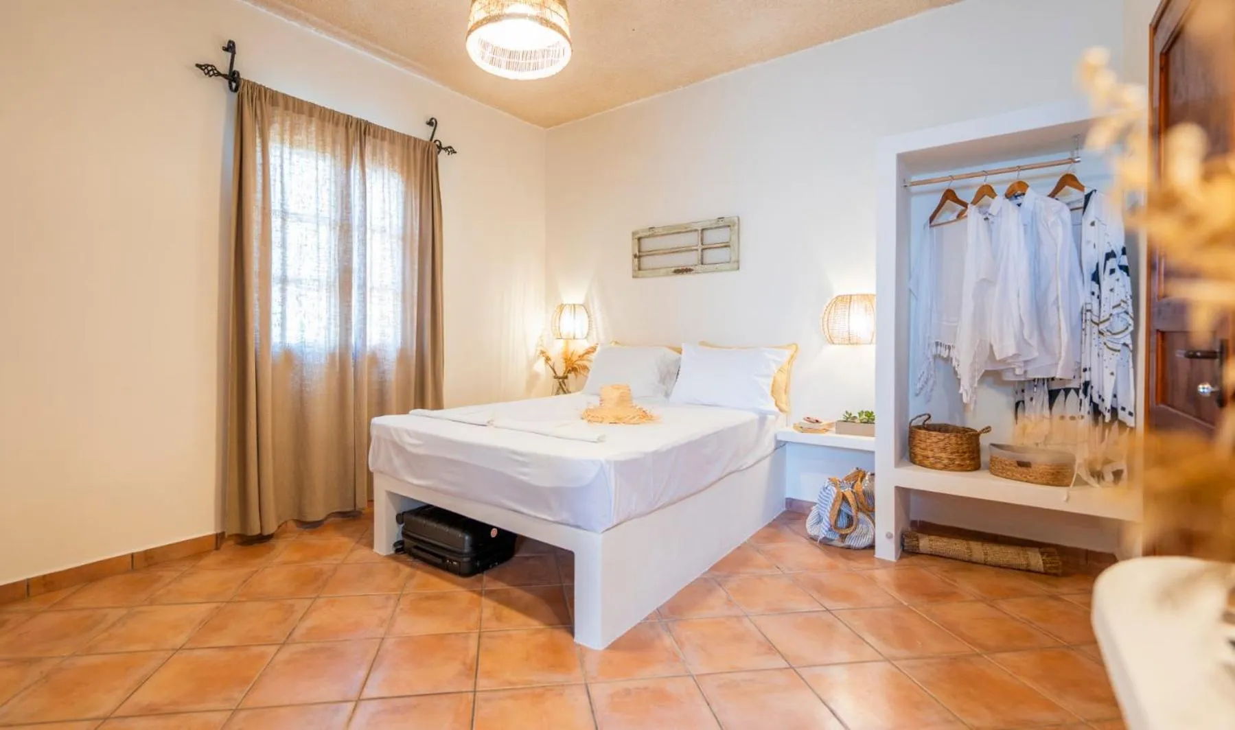 Property building, Bed in Ligaries