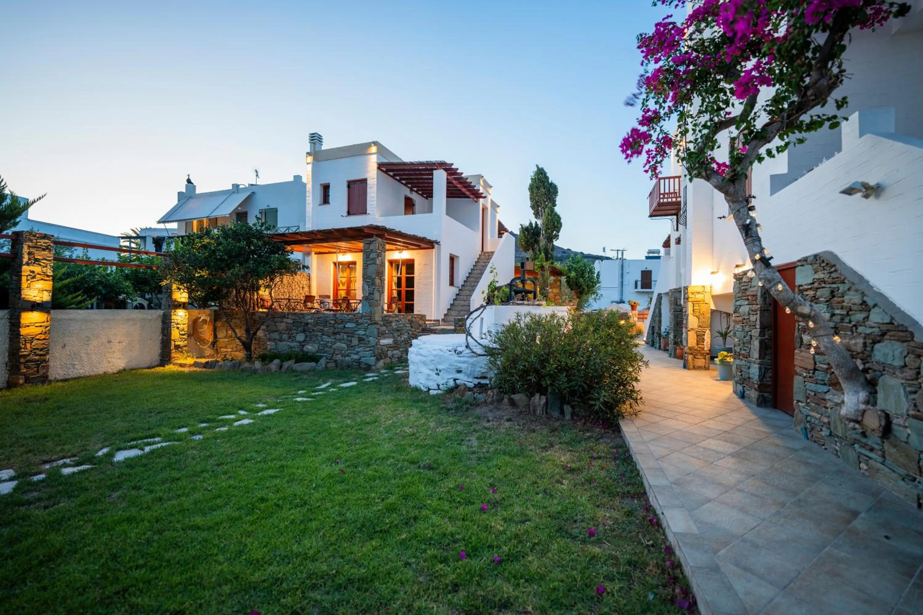 Property building in Ligaries