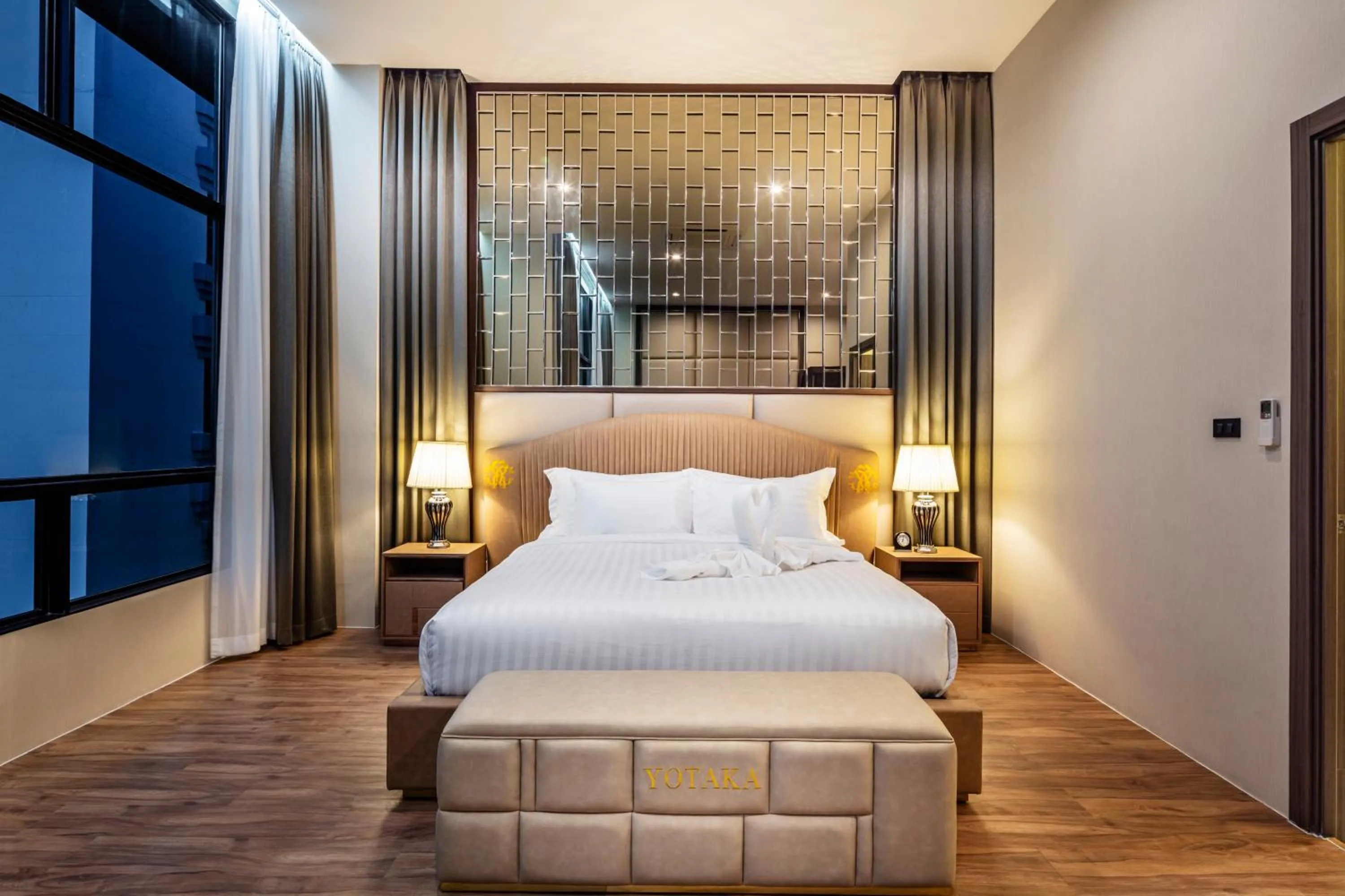 Deluxe King Room in The Grand Sala Thai