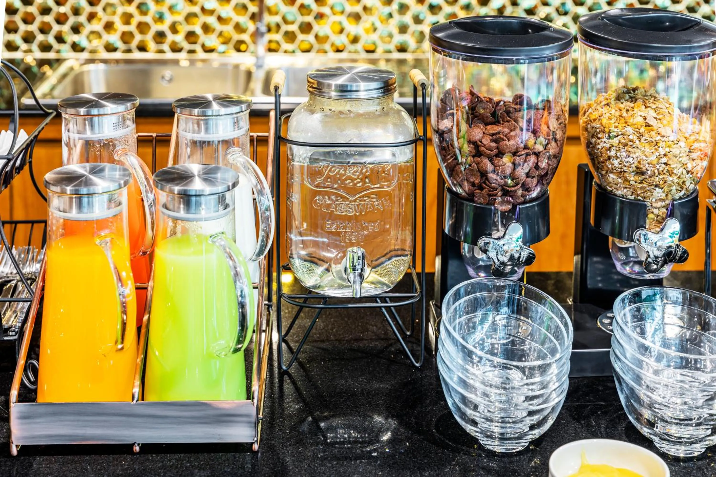 Restaurant/places to eat in The Grand Sala Thai