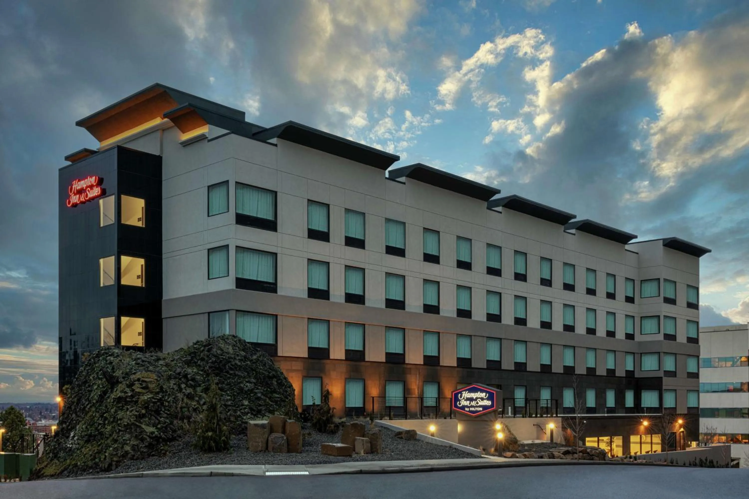 Property building in Hampton Inn & Suites Spokane Downtown-South