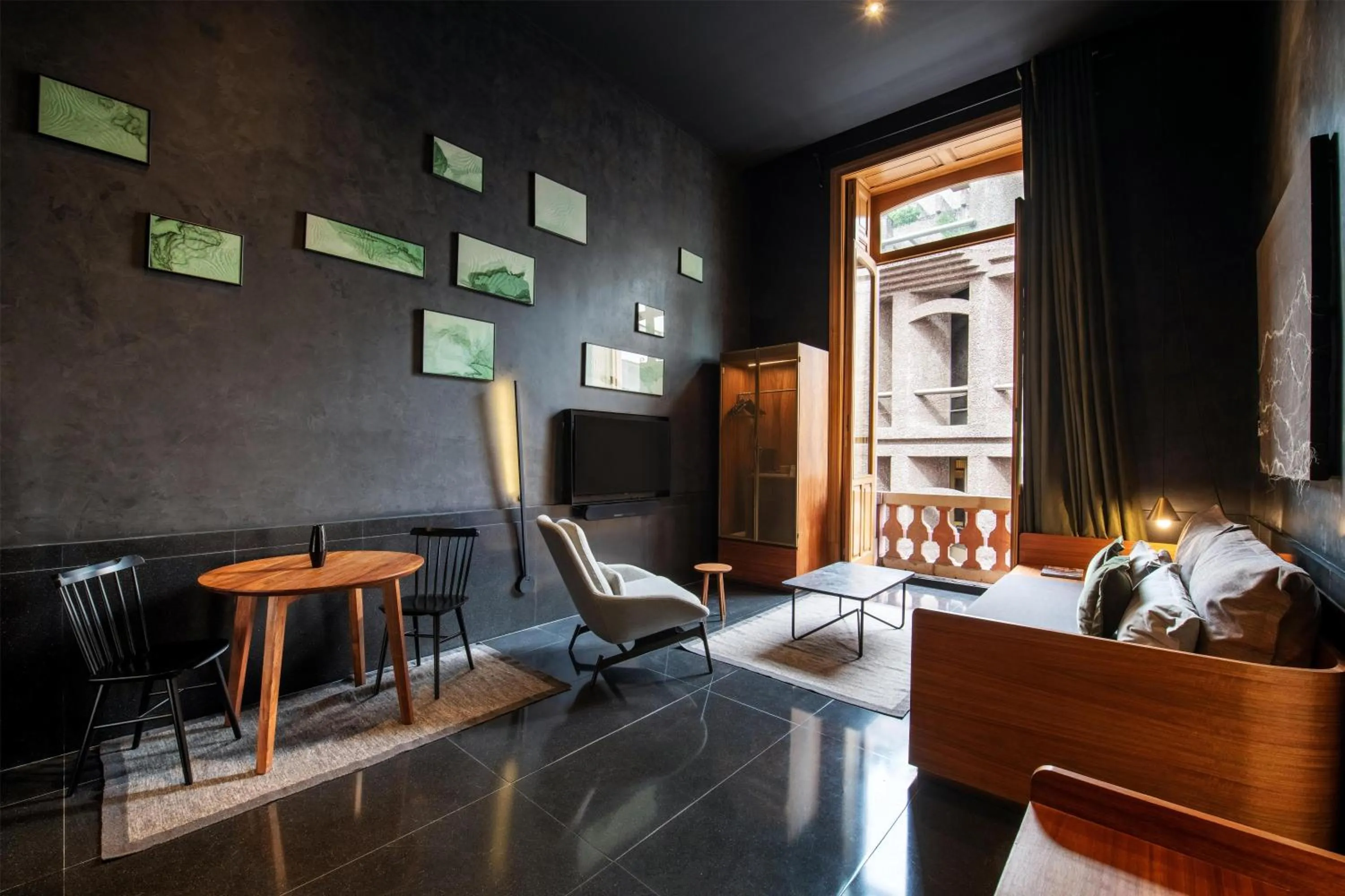 Bedroom, Bed in Umbral, Curio Collection By Hilton