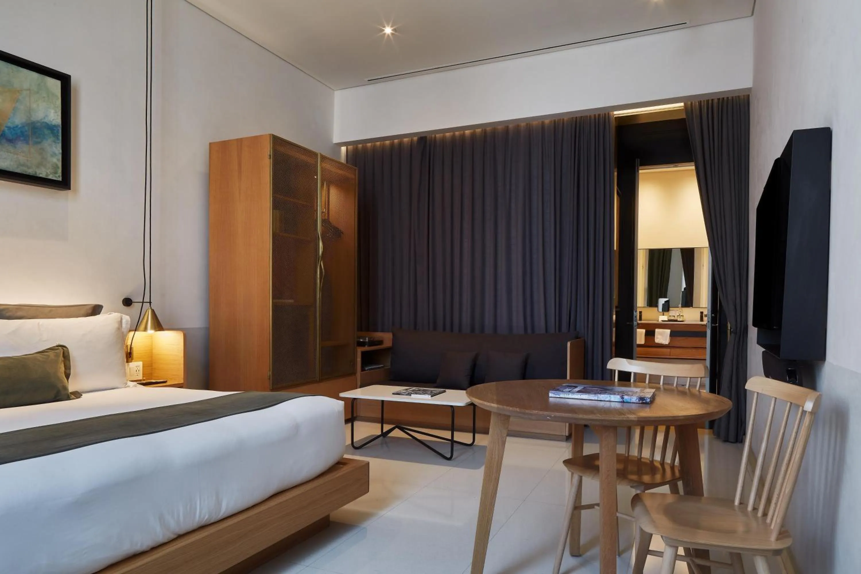 Living room, Bed in Umbral, Curio Collection By Hilton