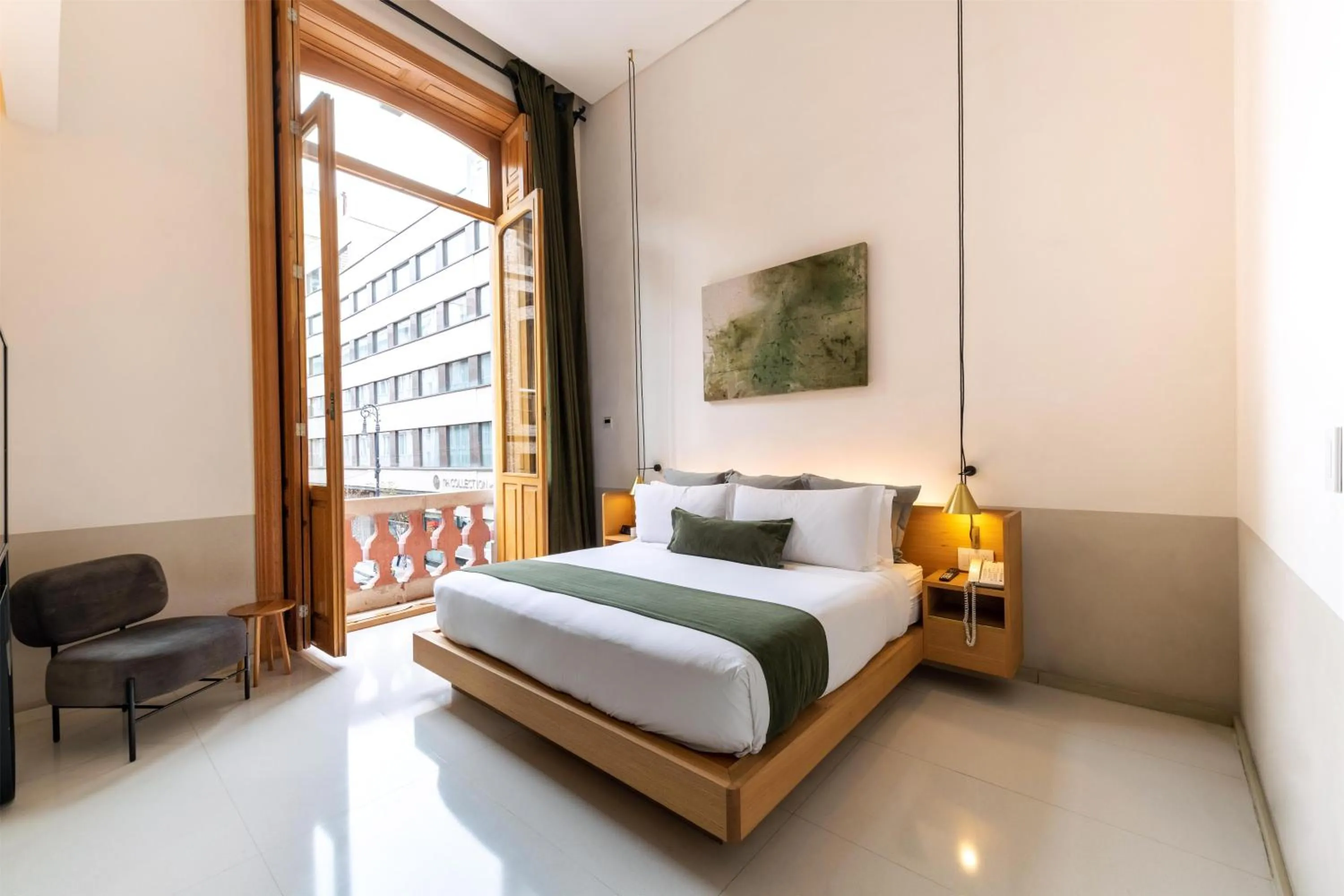 Bed in Umbral, Curio Collection By Hilton