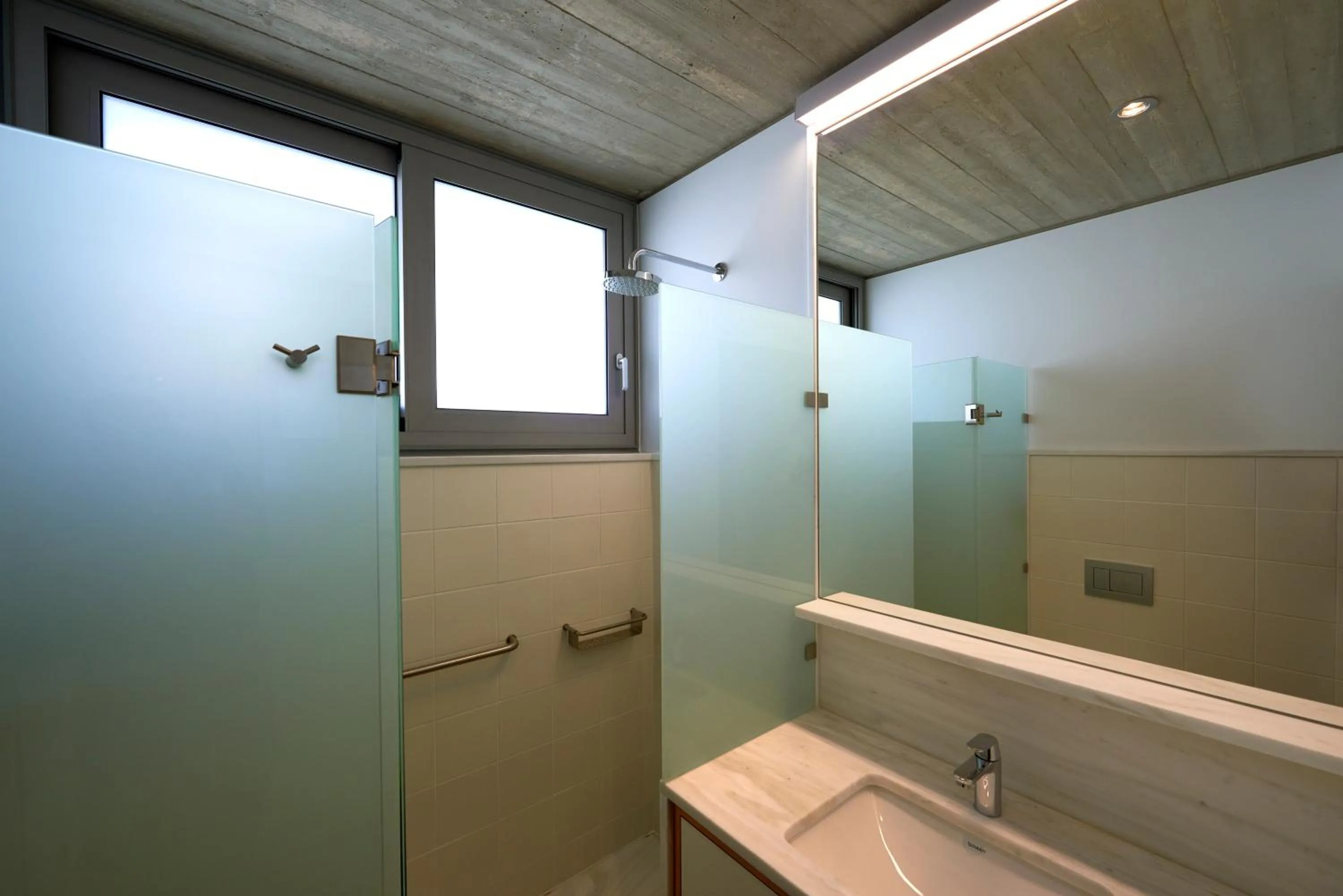 Shower in Athens BlueBuilding