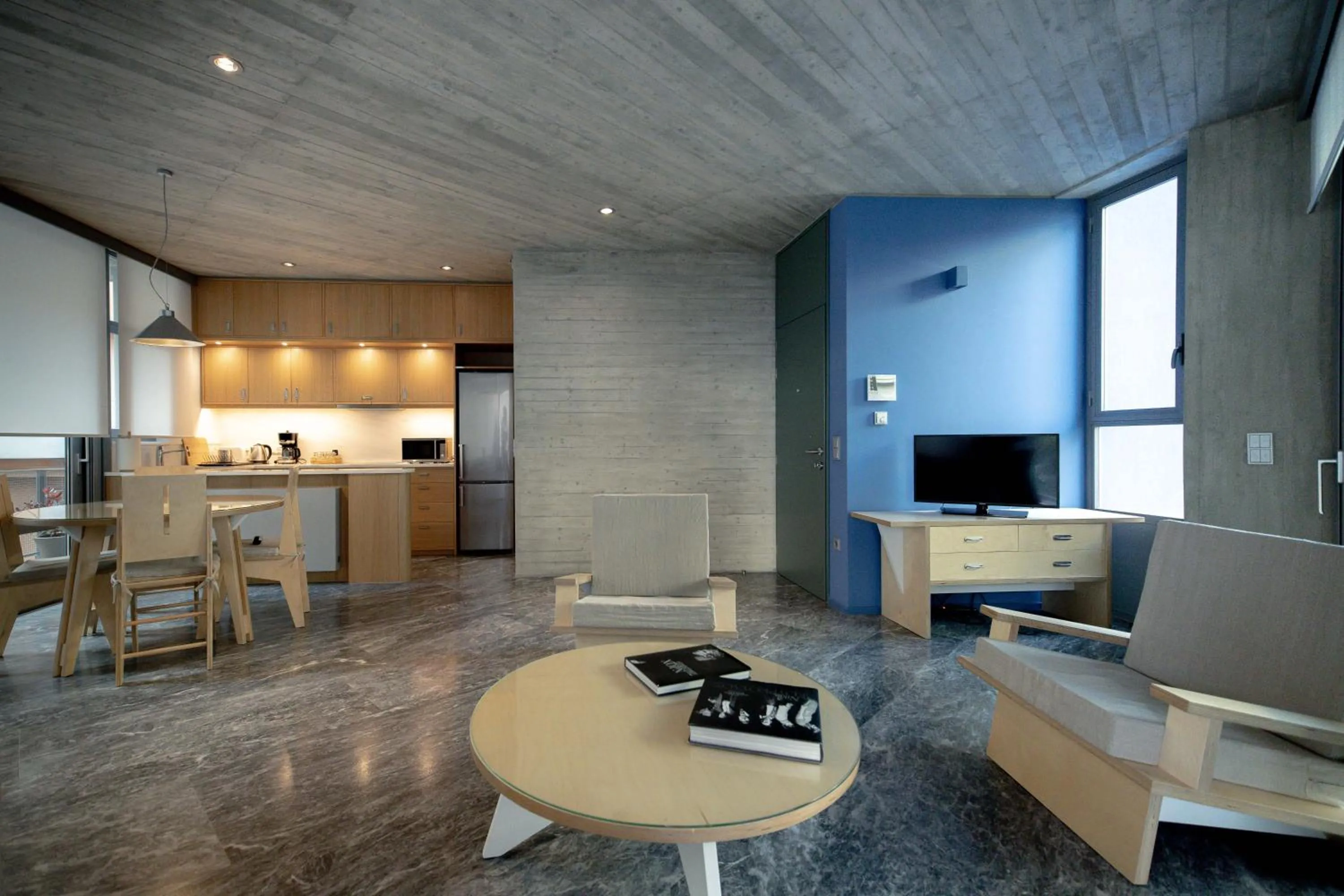 TV and multimedia in Athens BlueBuilding