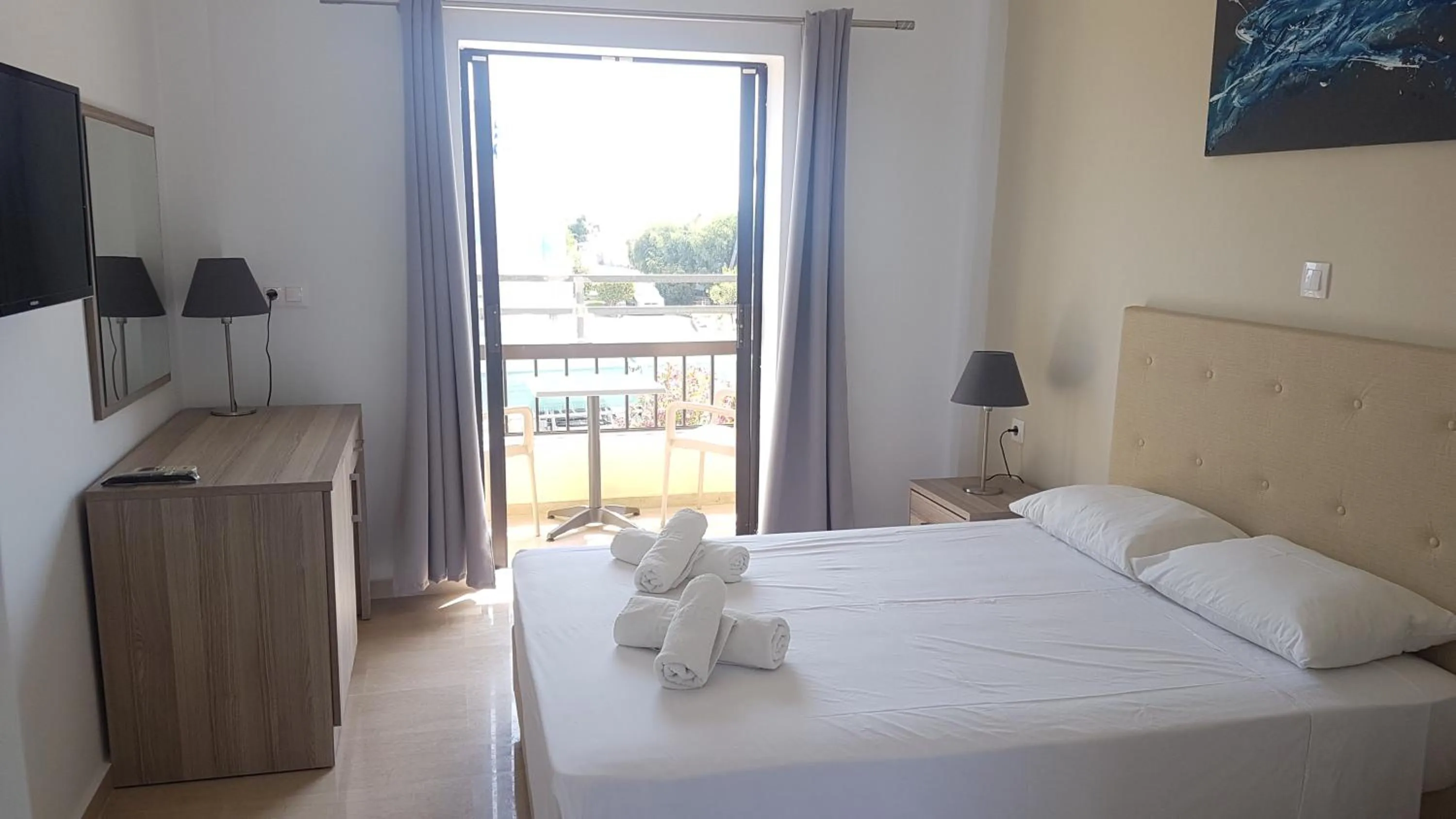 Bedroom in Hotel Prassino Nissi