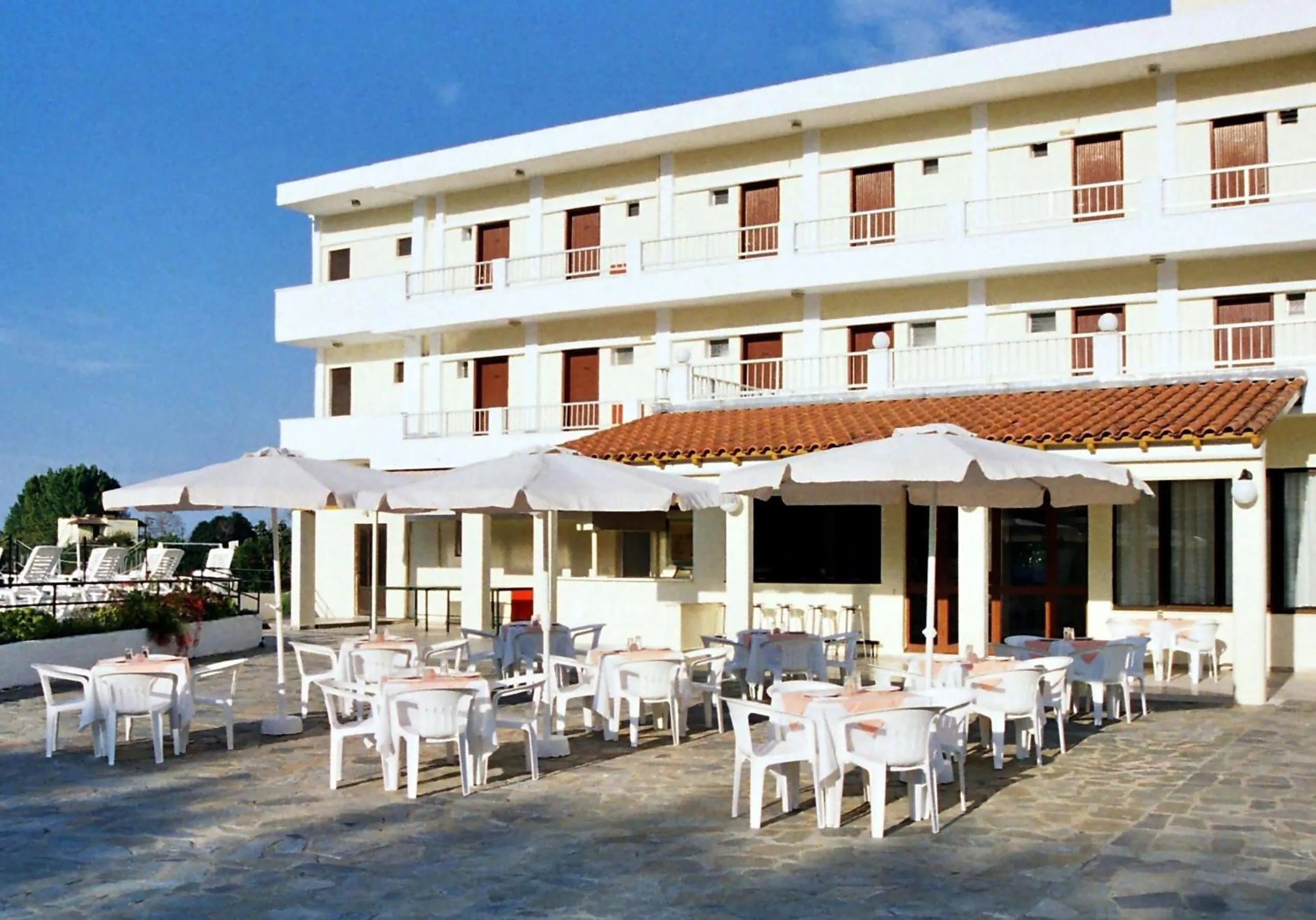 Patio in Hotel Prassino Nissi