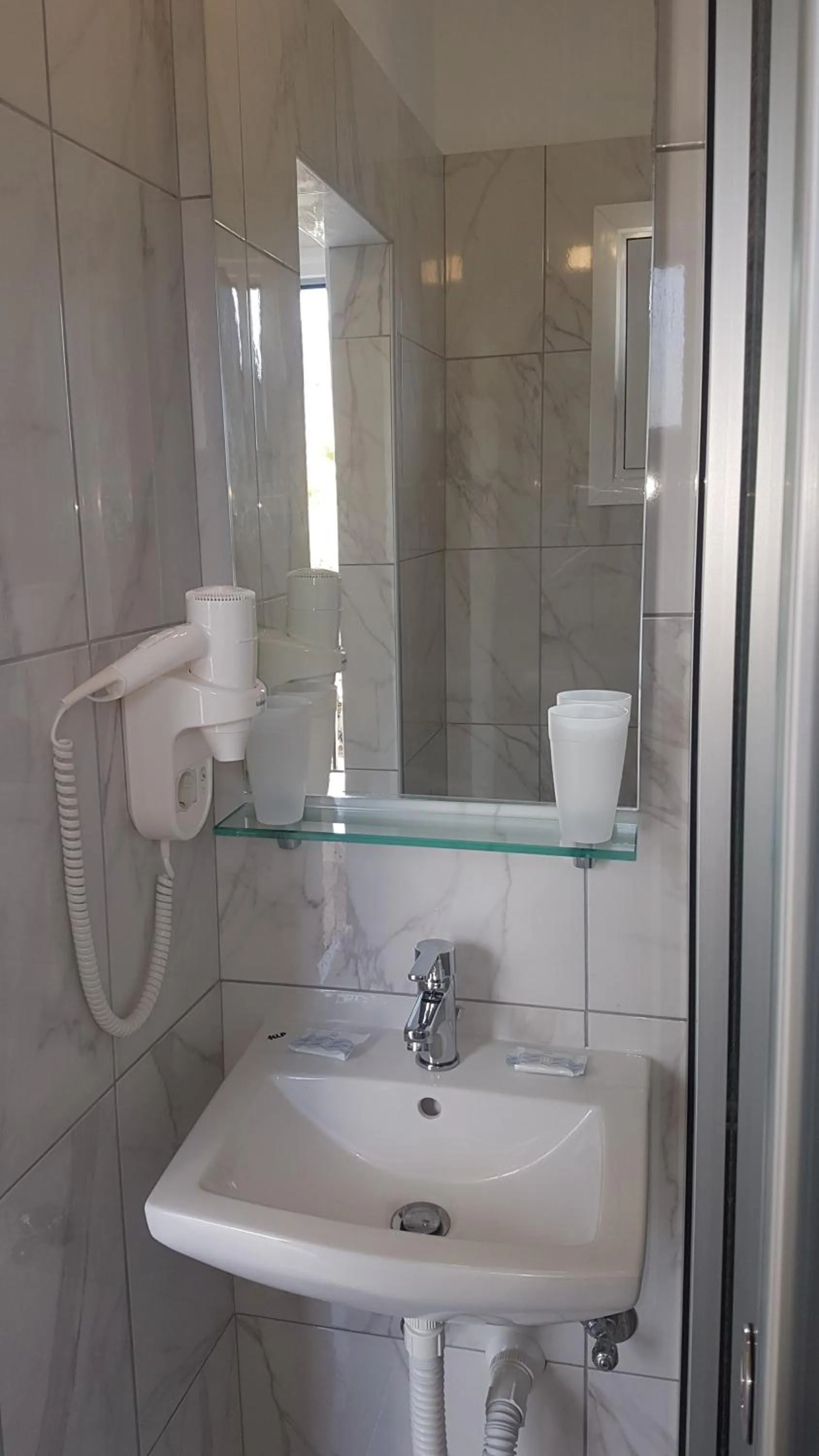 Bathroom in Hotel Prassino Nissi