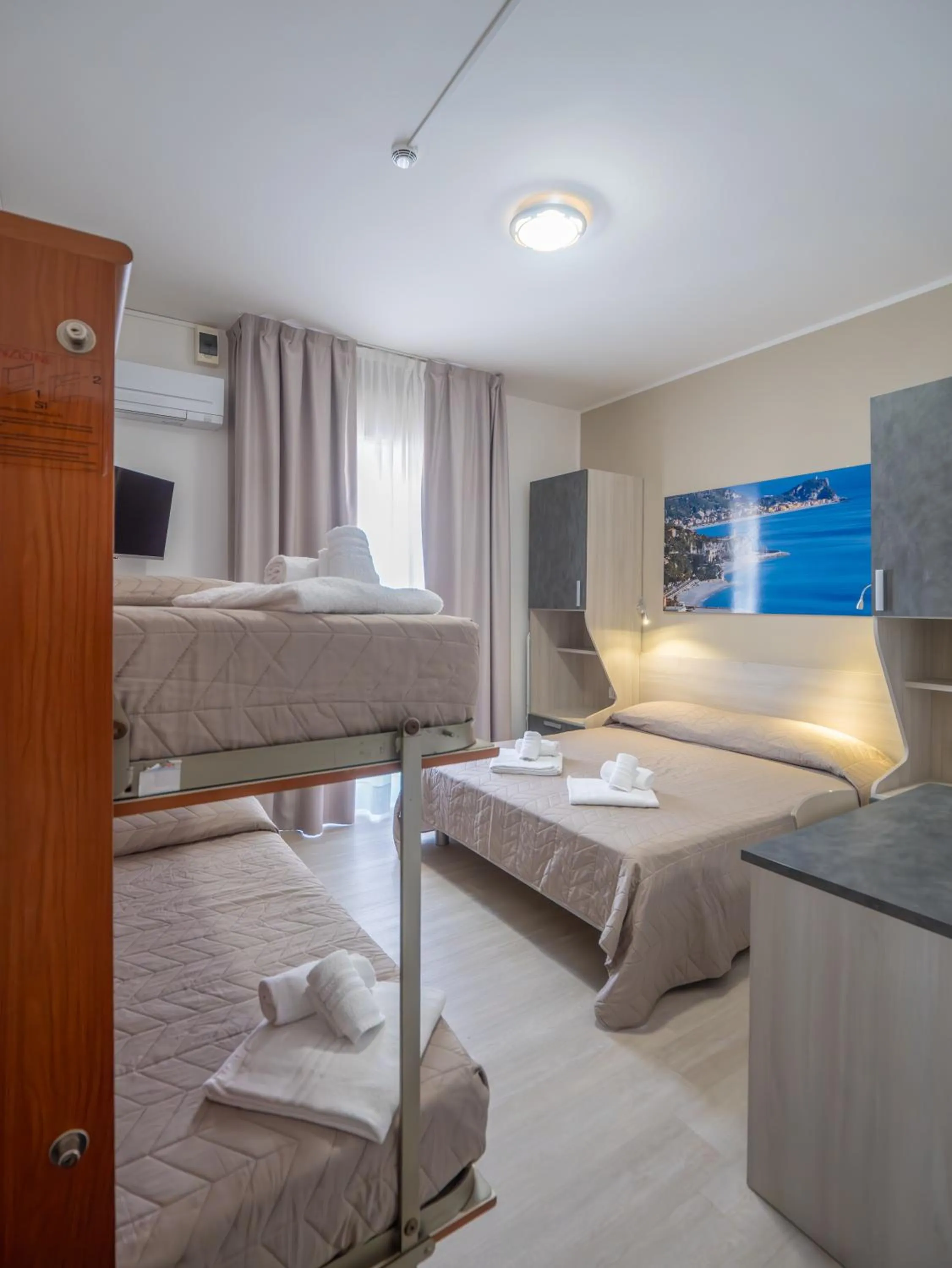 Bedroom, Bed in Hotel La Bussola