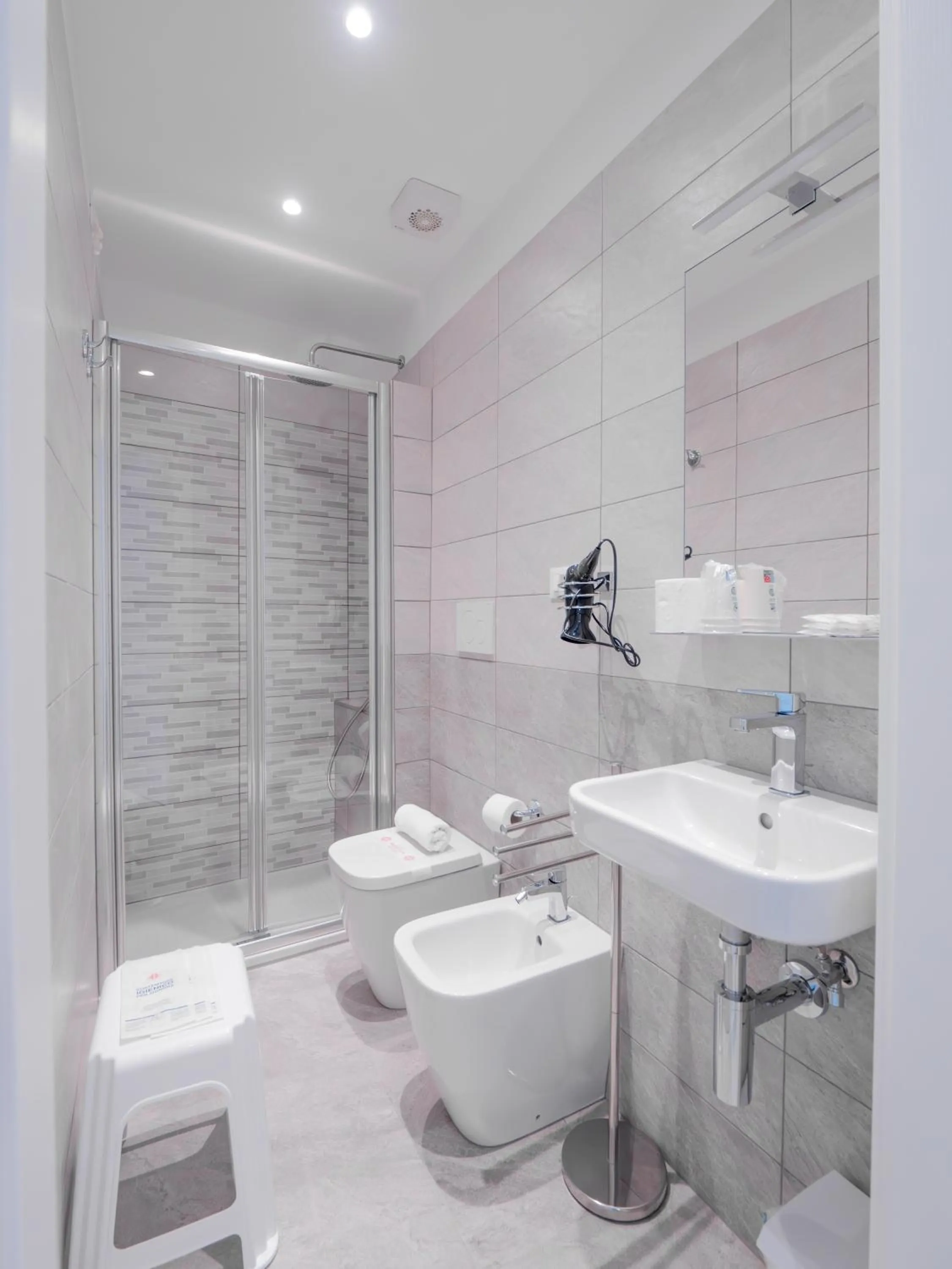 Toilet in Hotel La Bussola