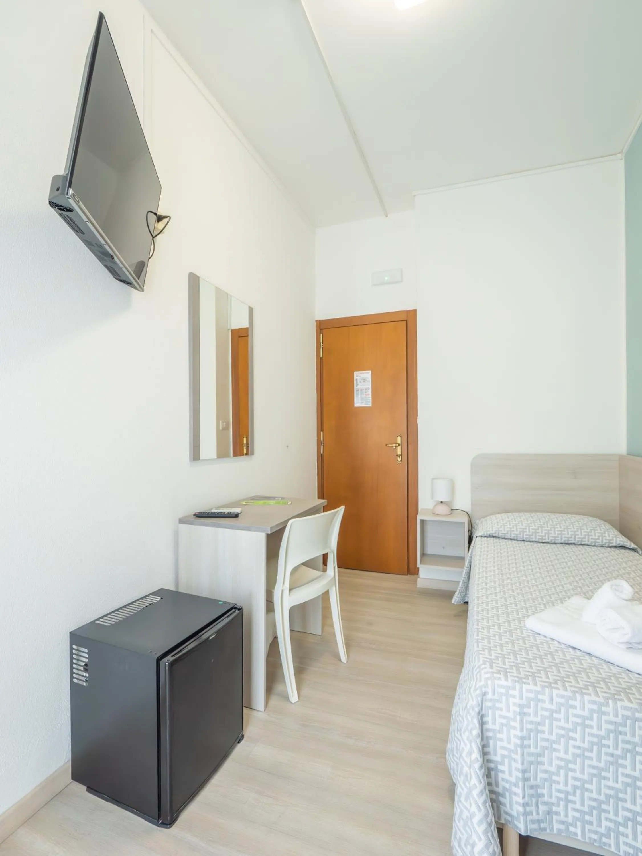 TV and multimedia, Bed in Hotel La Bussola