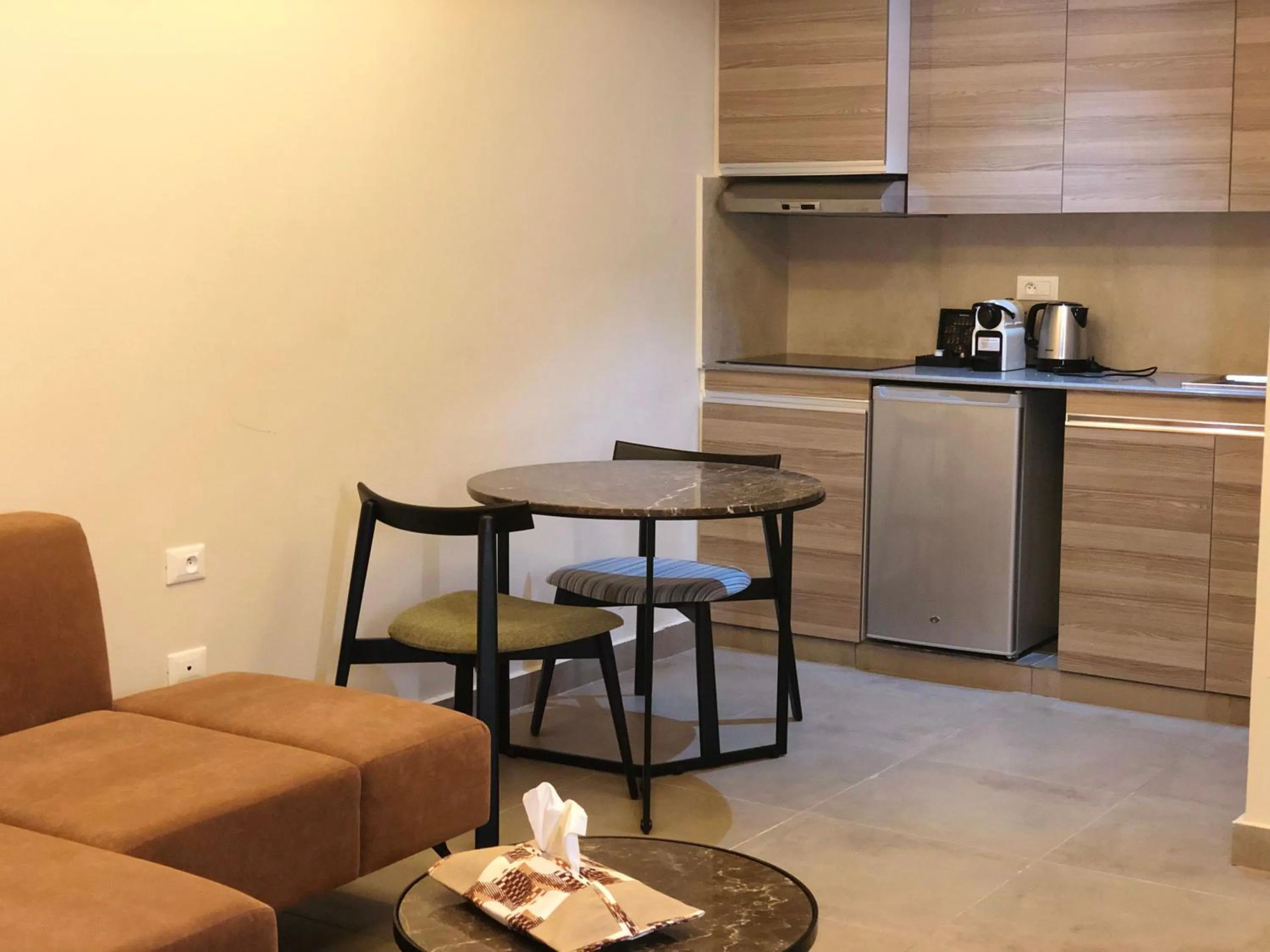 Roots Hotel Apartments Abidjan