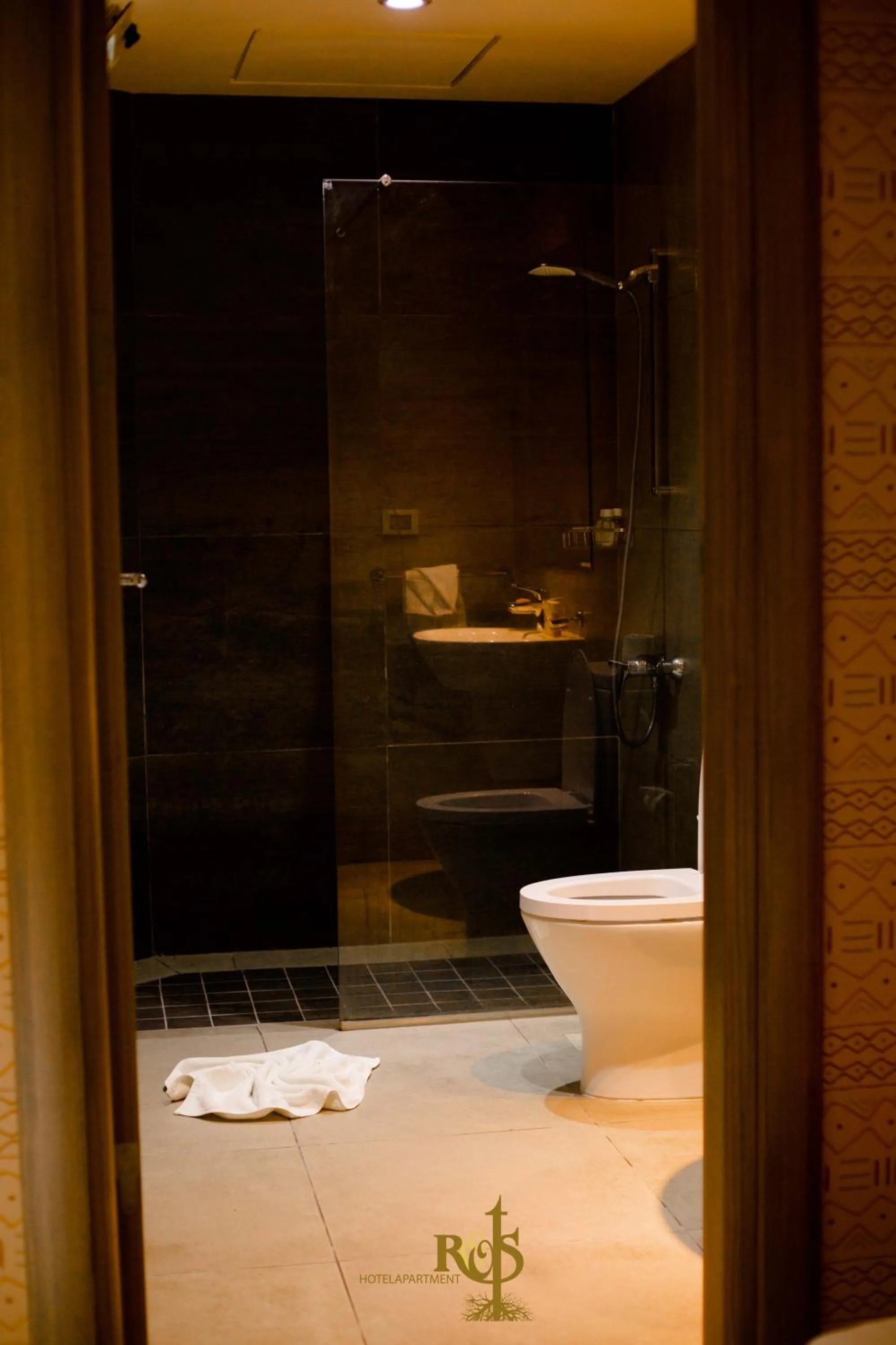 Roots Hotel Apartments Abidjan