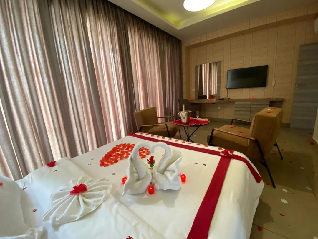 Bed in Roots Hotel Apartments Abidjan