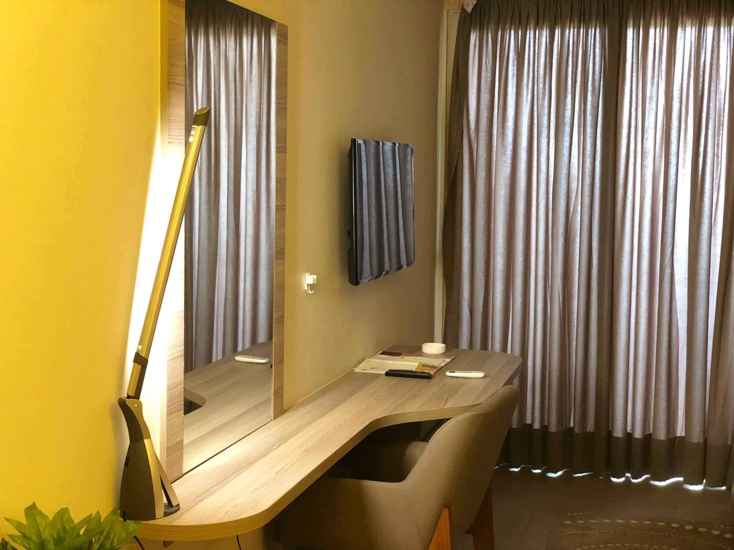 Roots Hotel Apartments Abidjan