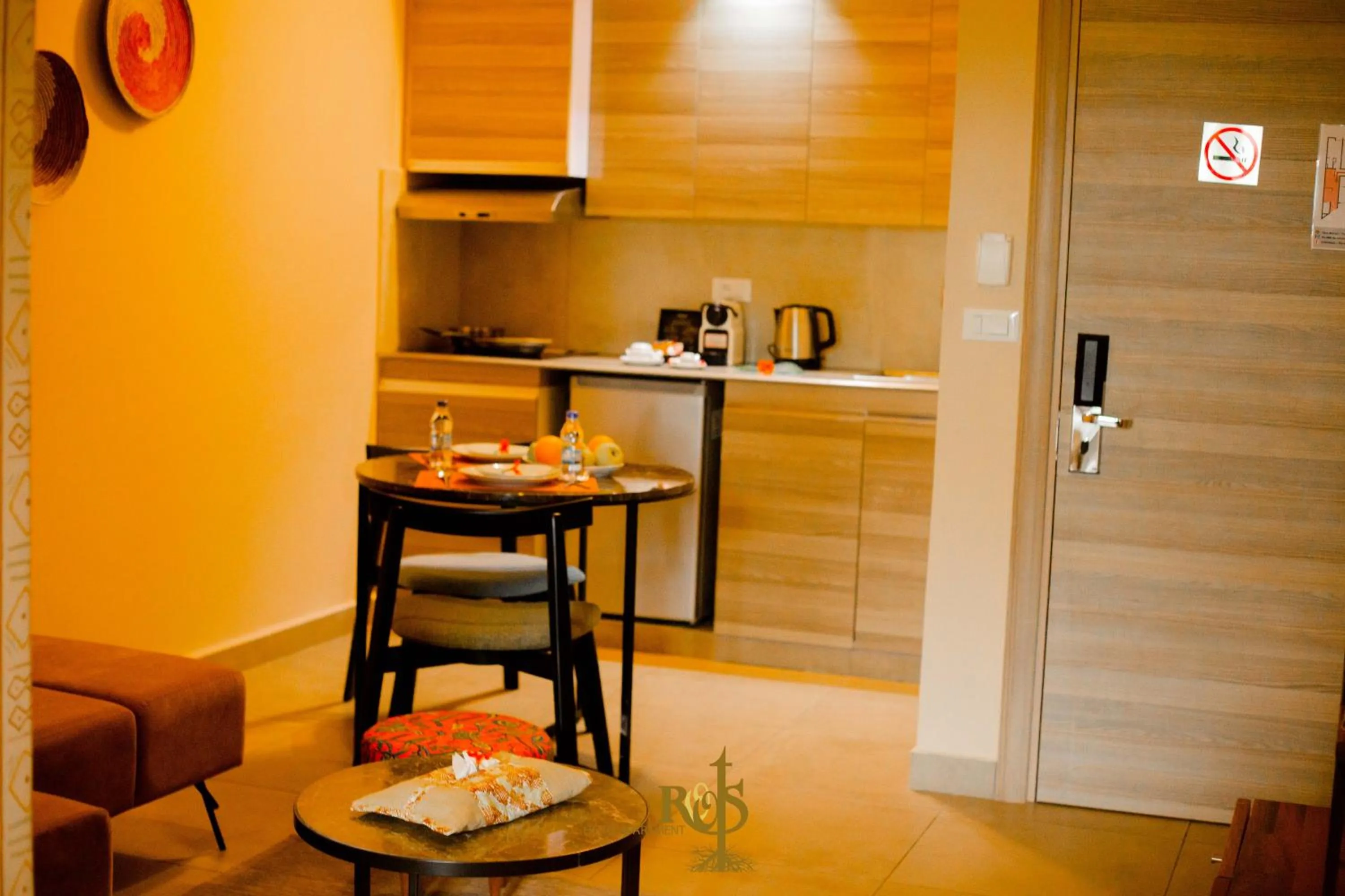 Roots Hotel Apartments Abidjan