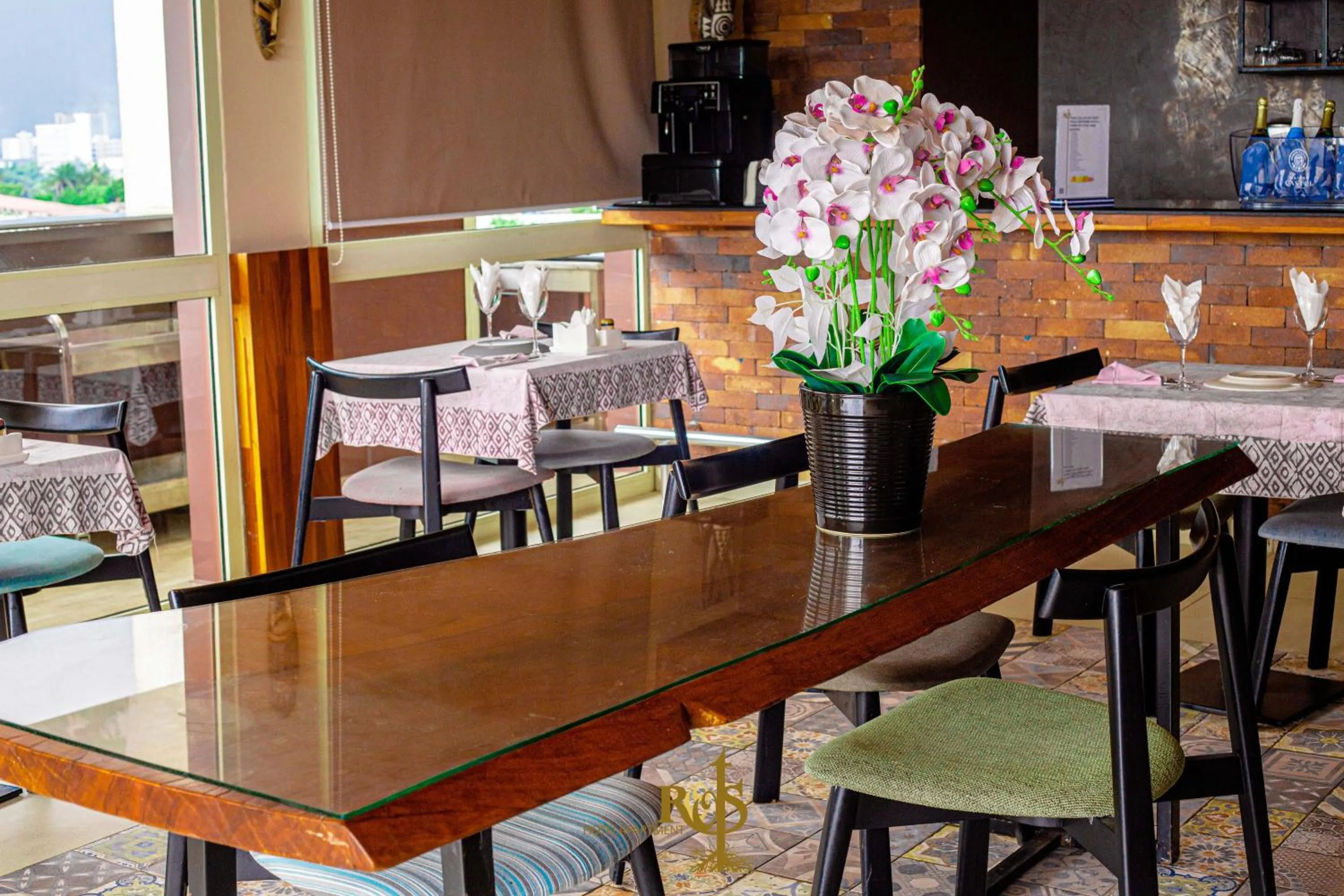 Roots Hotel Apartments Abidjan