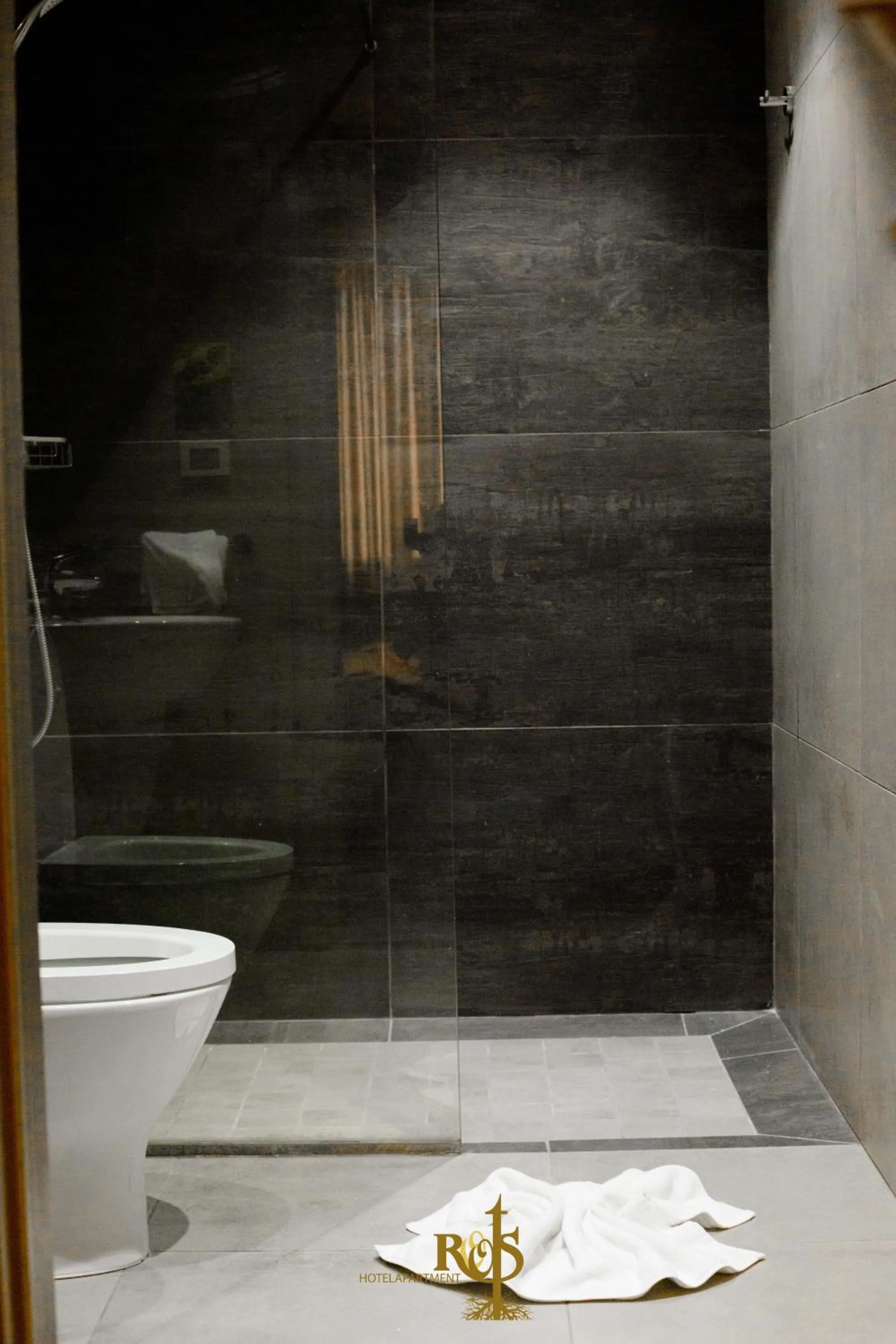 Roots Hotel Apartments Abidjan