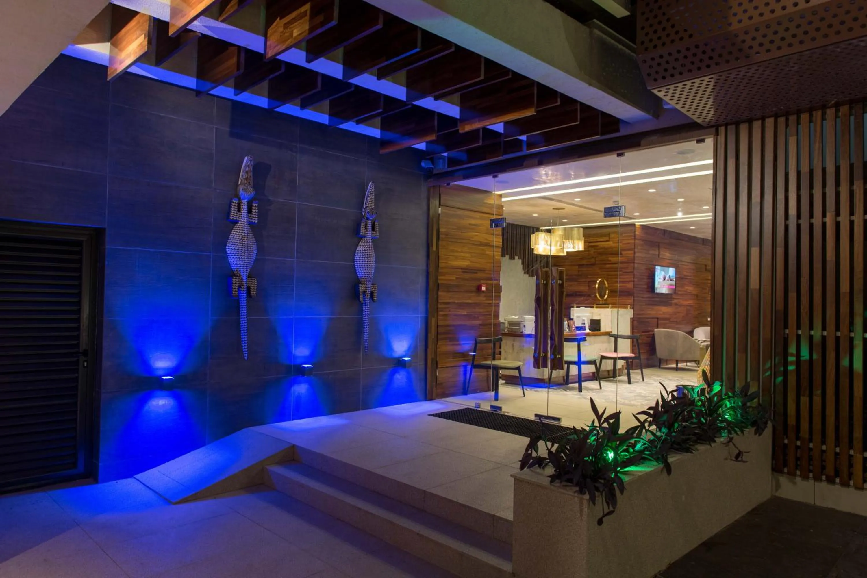 Roots Hotel Apartments Abidjan