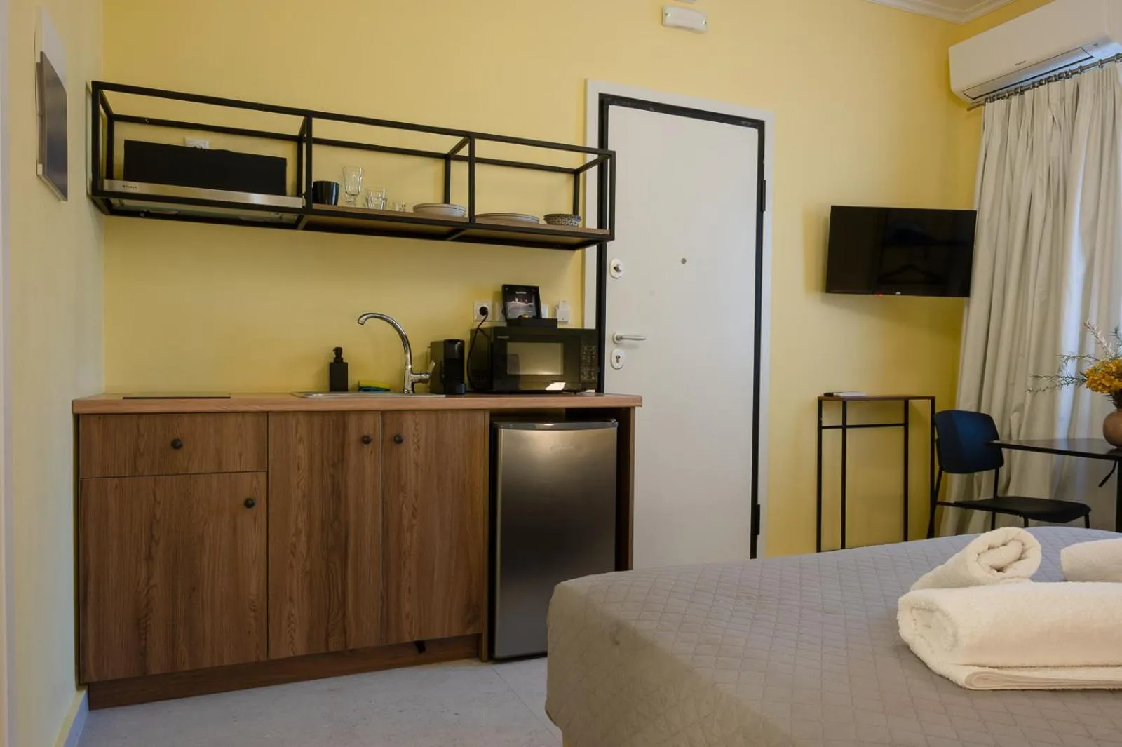 Bed in ATHENS STORIES