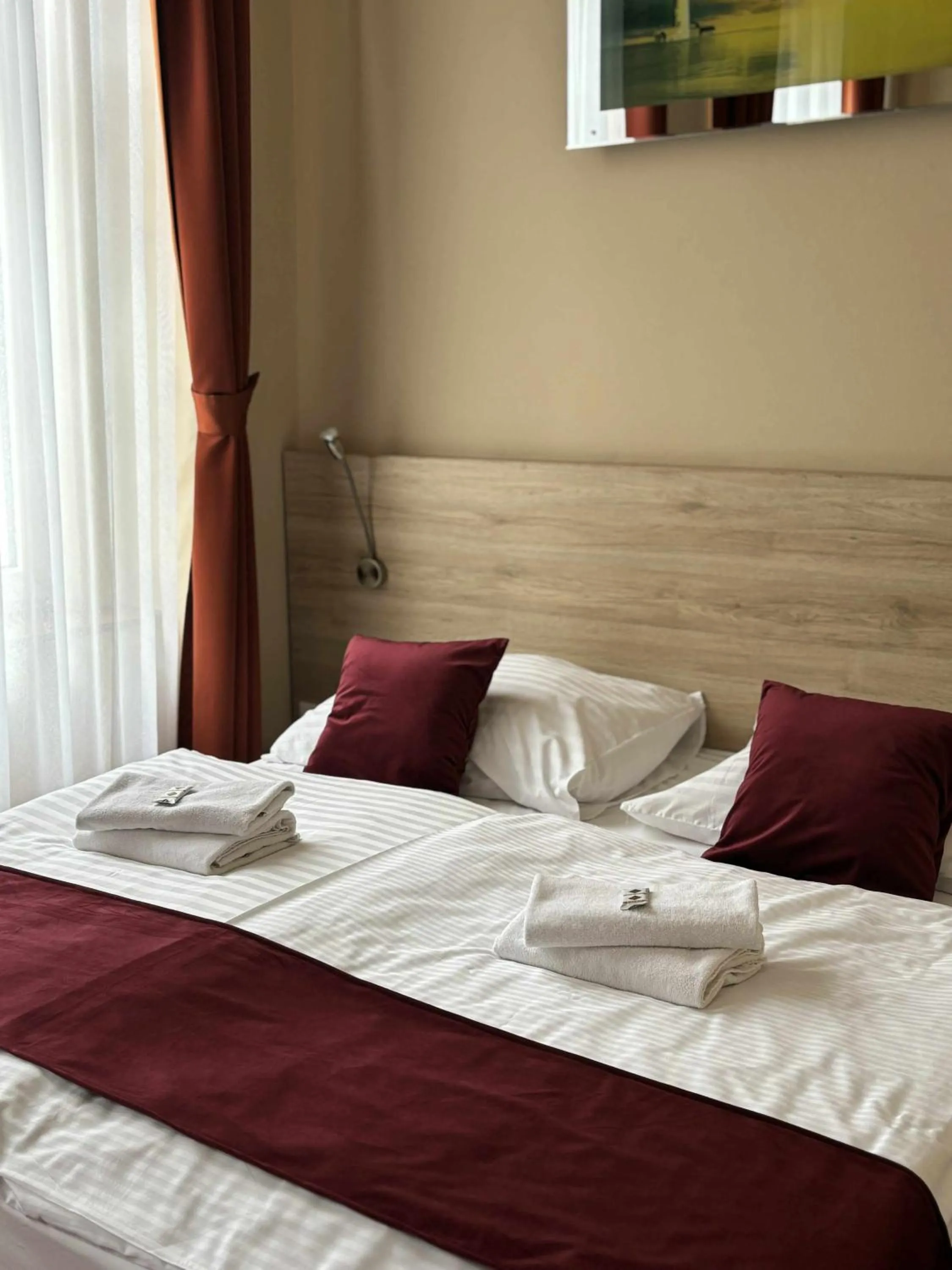 Photo of the whole room, Bed in Hotel Stardust