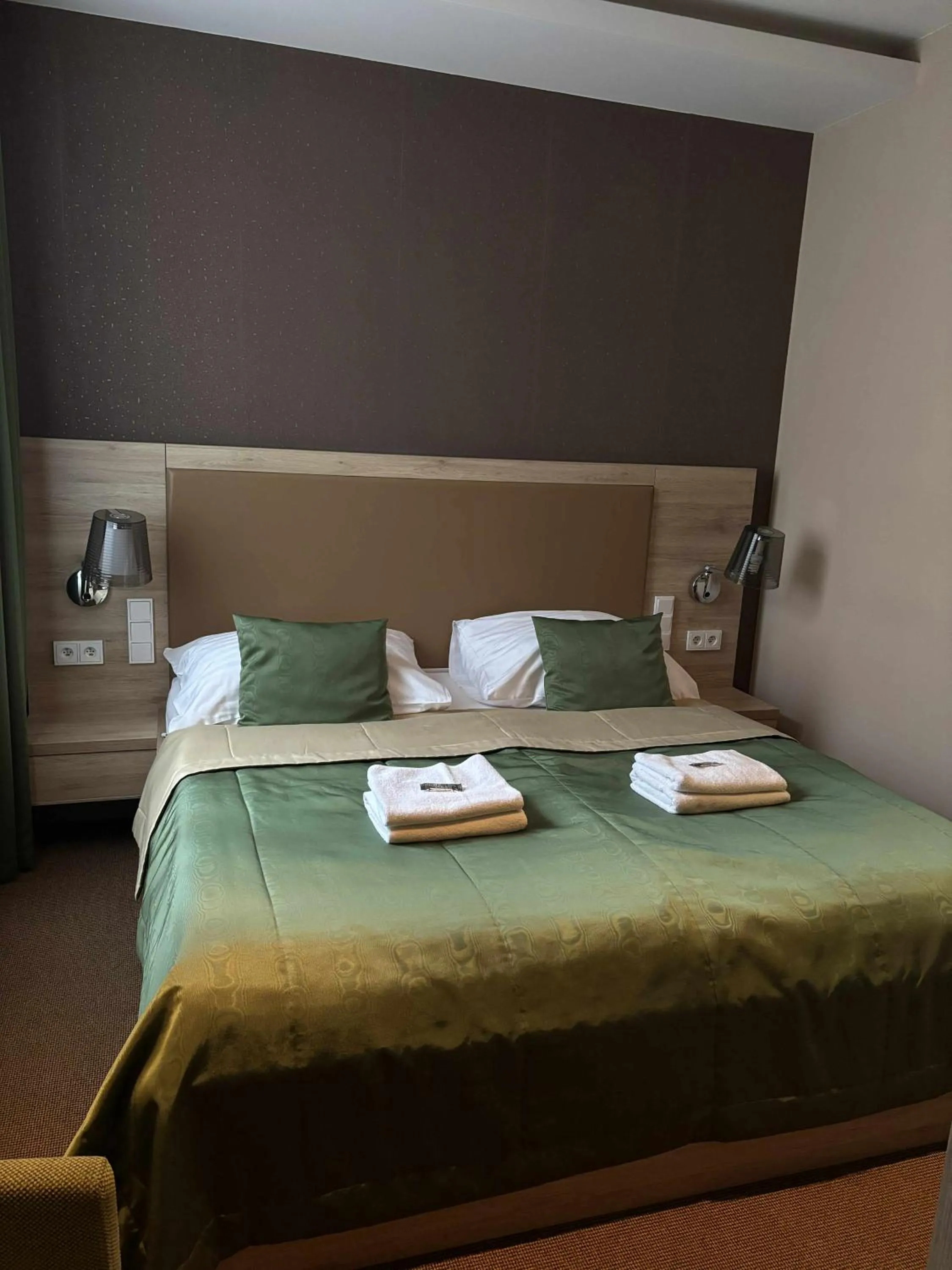 Photo of the whole room, Bed in Hotel Stardust