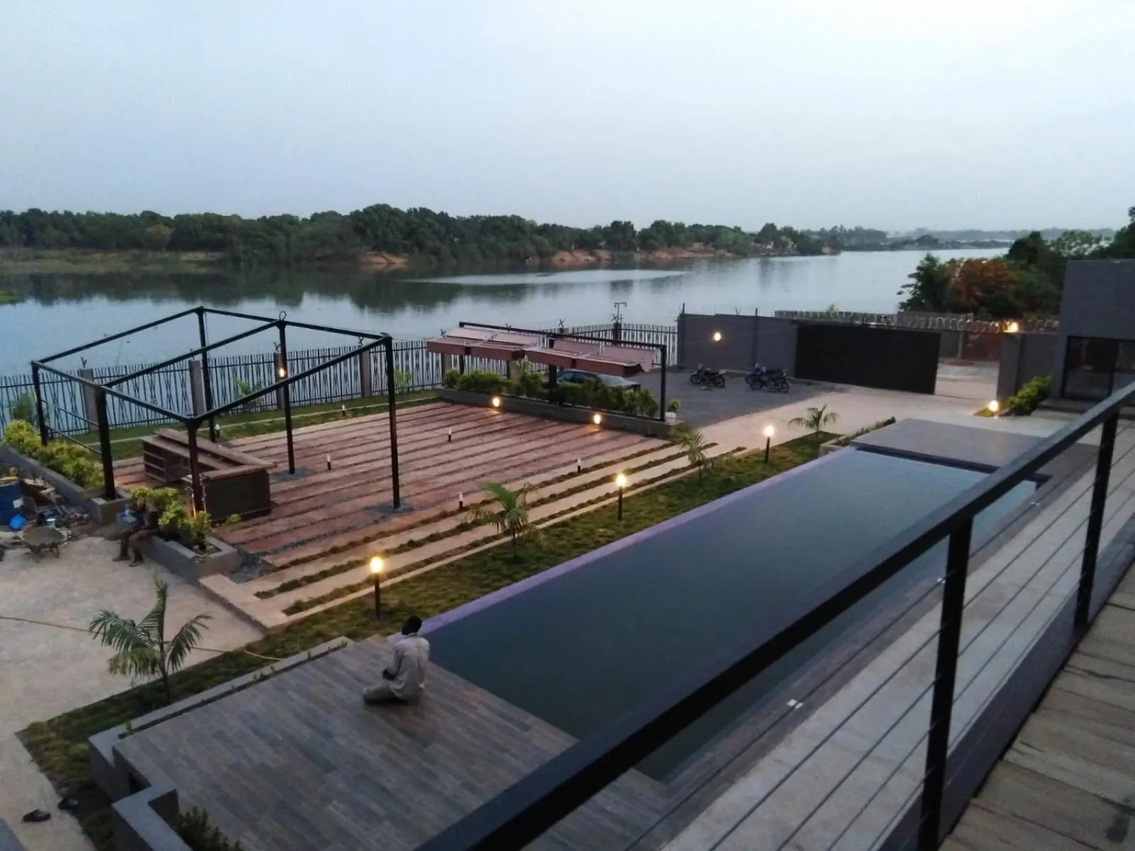 Swimming pool in Au bord de l'eau