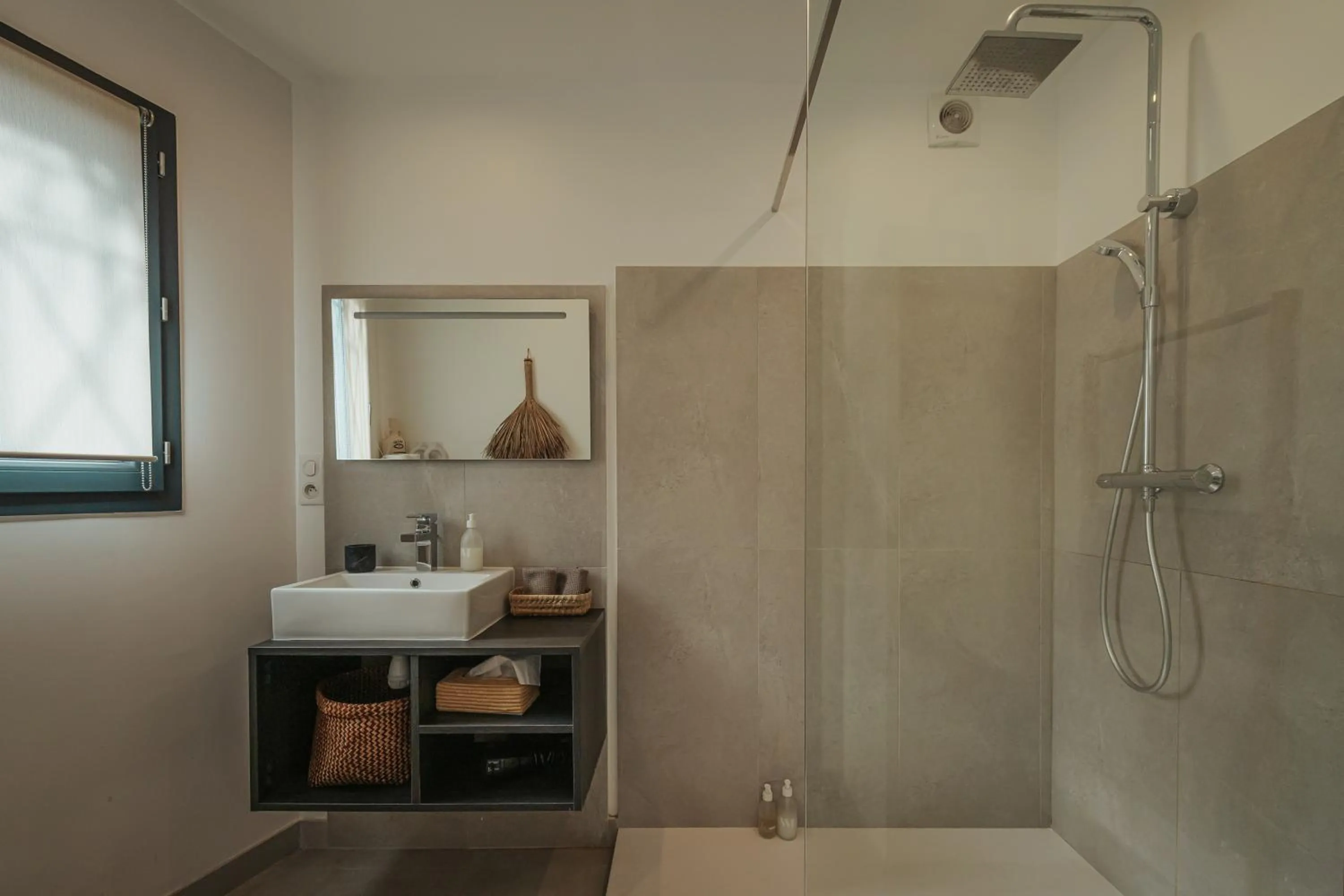 Shower in L'Oasis Vendargues