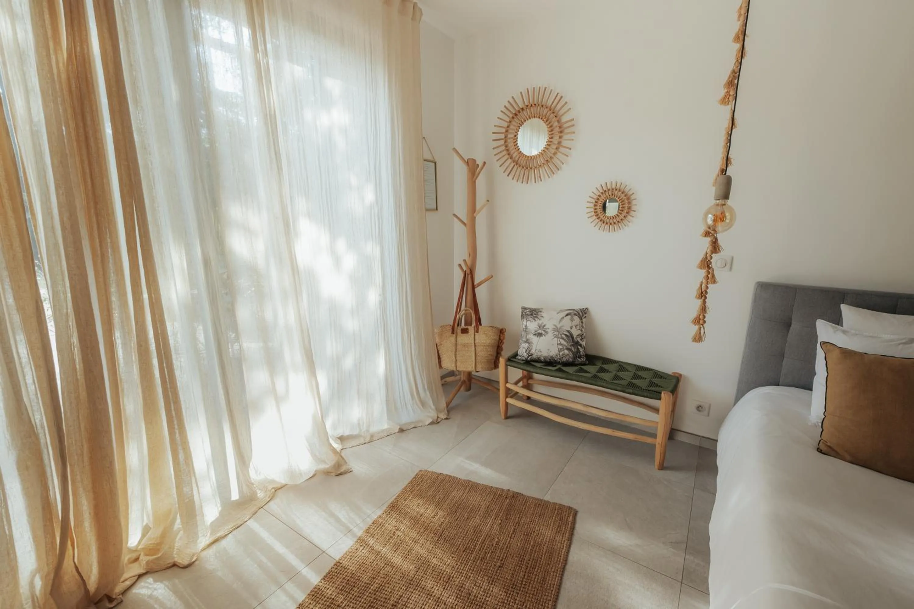 Photo of the whole room, Bed in L'Oasis Vendargues