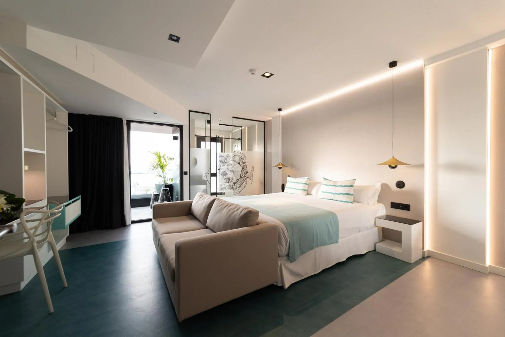 Photo of the whole room in Hotel Puerto de la Luz