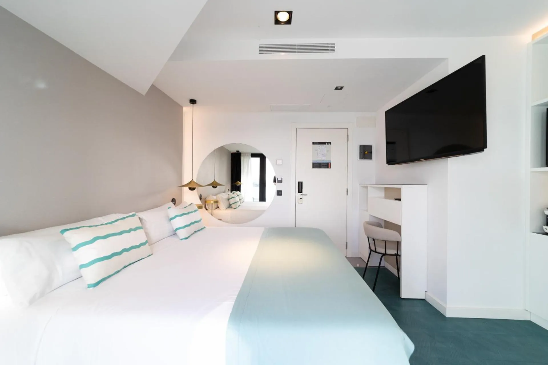 Photo of the whole room in Hotel Puerto de la Luz