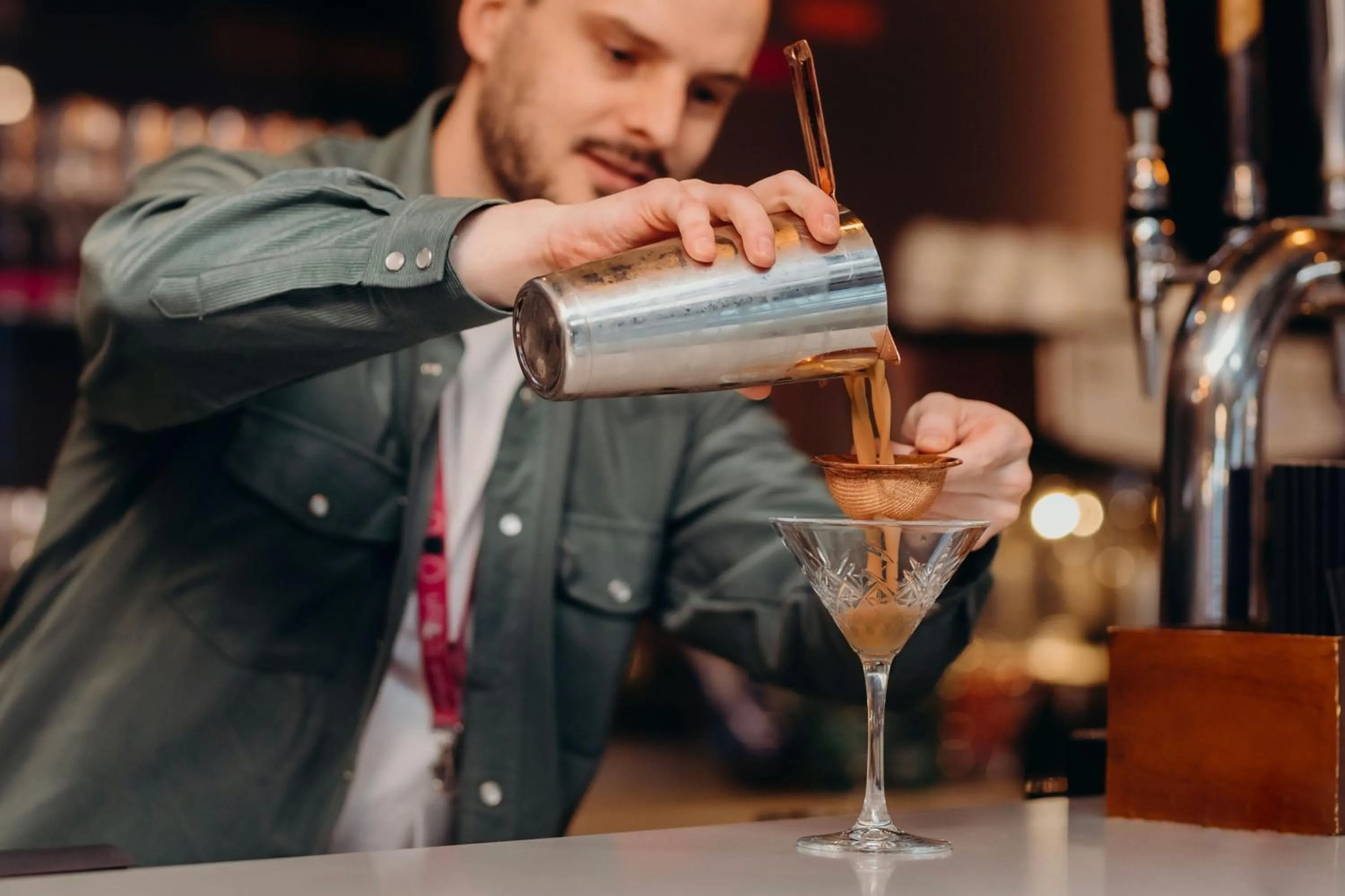 Lounge or bar in Aloft Aberdeen TECA