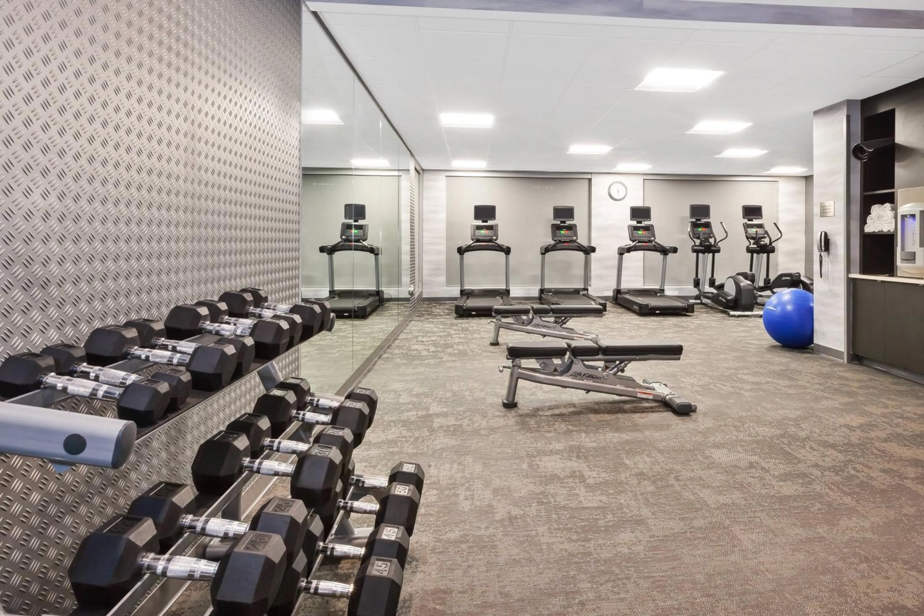 Fitness centre/facilities in Fairfield Inn & Suites by Marriott Kalamazoo