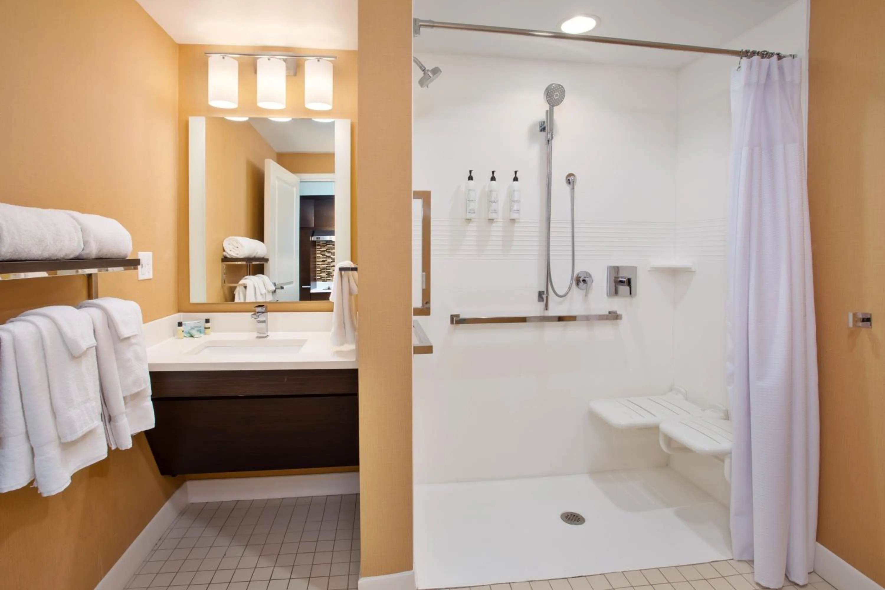 Bathroom in TownePlace Suites by Marriott Detroit Belleville