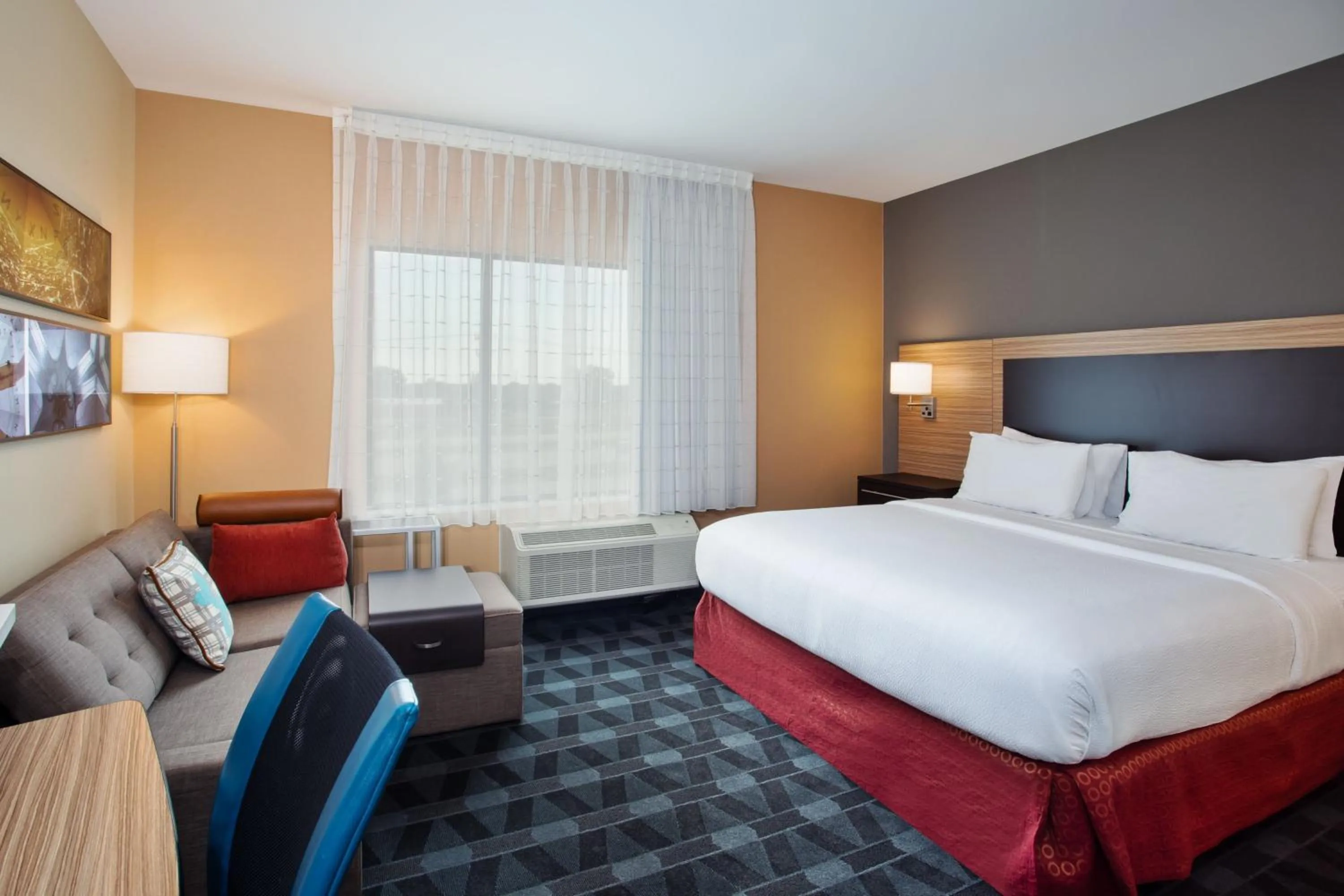 Bedroom, Bed in TownePlace Suites by Marriott Detroit Belleville
