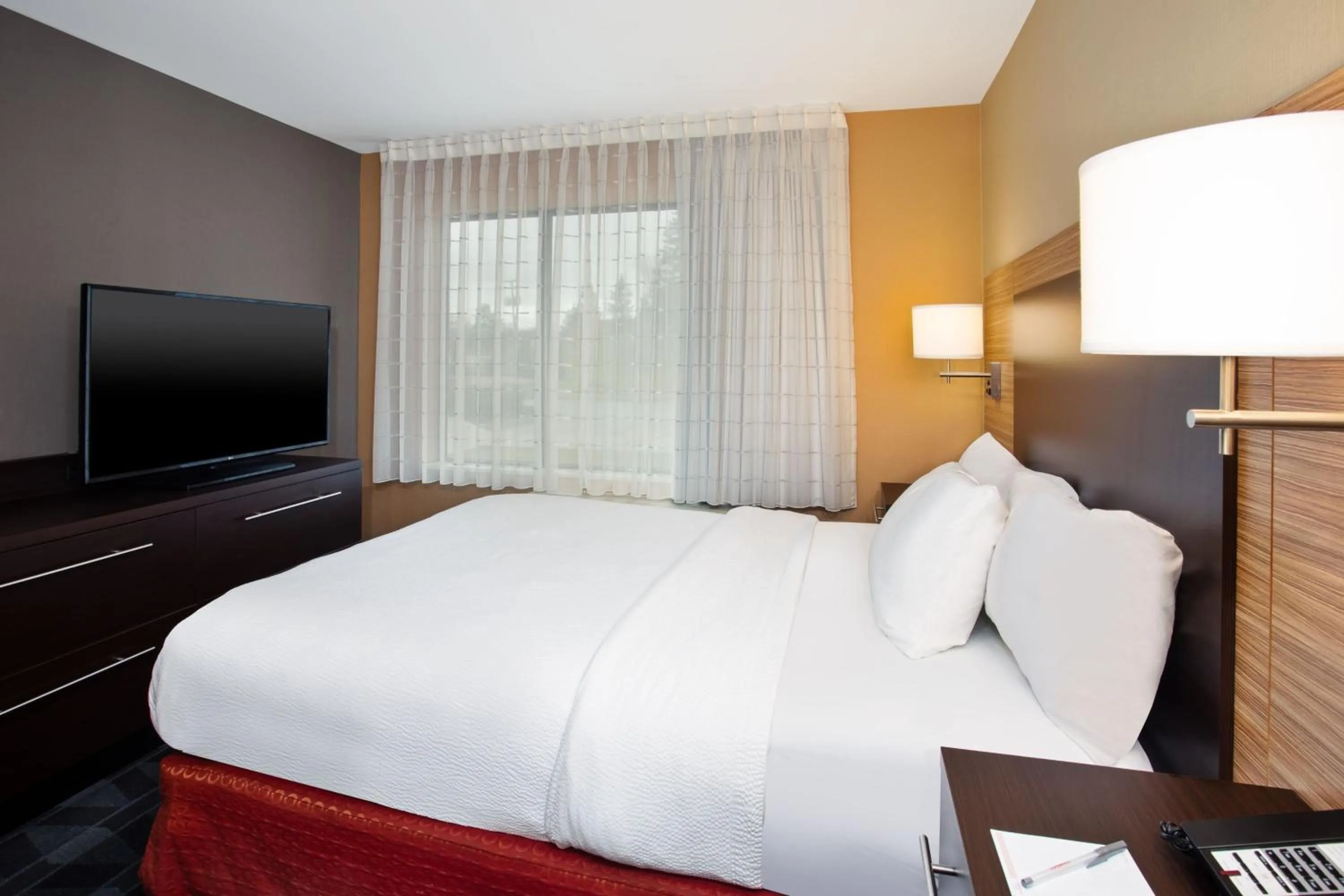 Bedroom, Bed in TownePlace Suites by Marriott Detroit Belleville