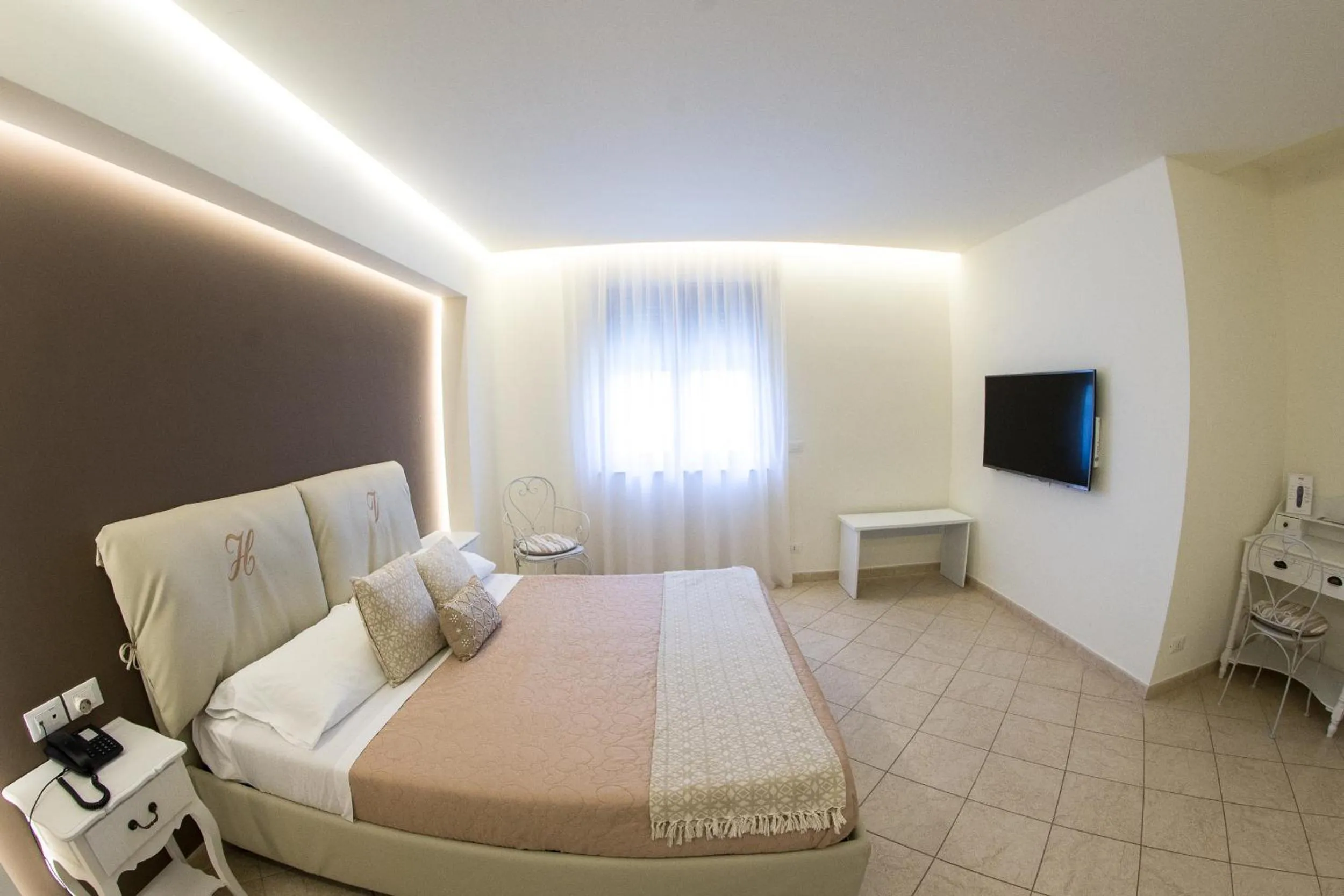 Photo of the whole room, Bed in Hotel Victoria