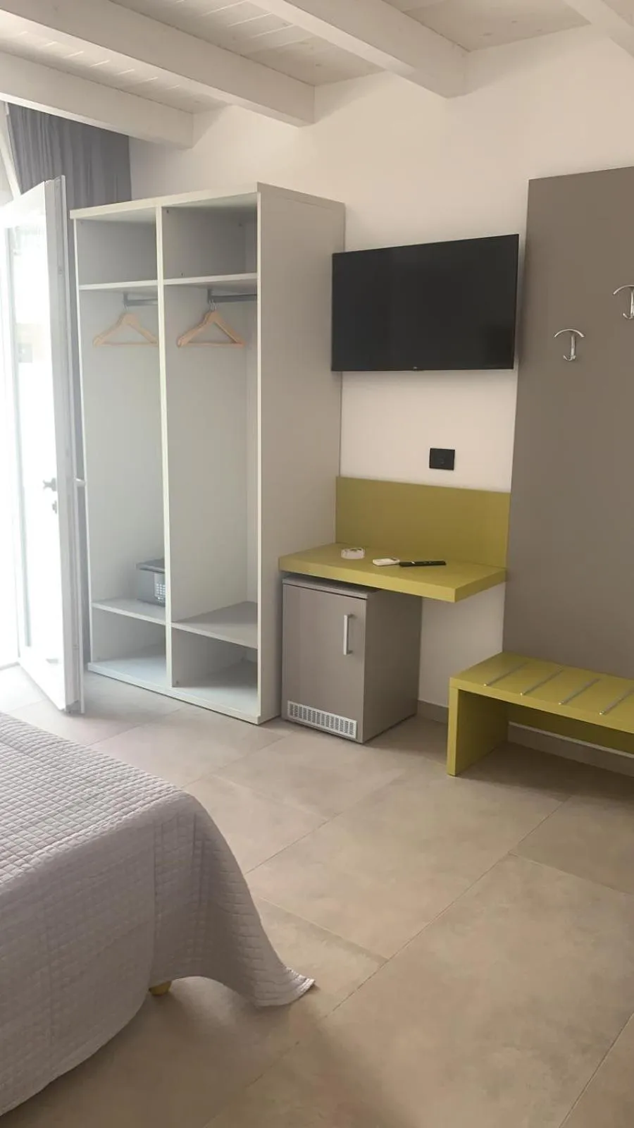 TV and multimedia, Bed in Hotel Victoria