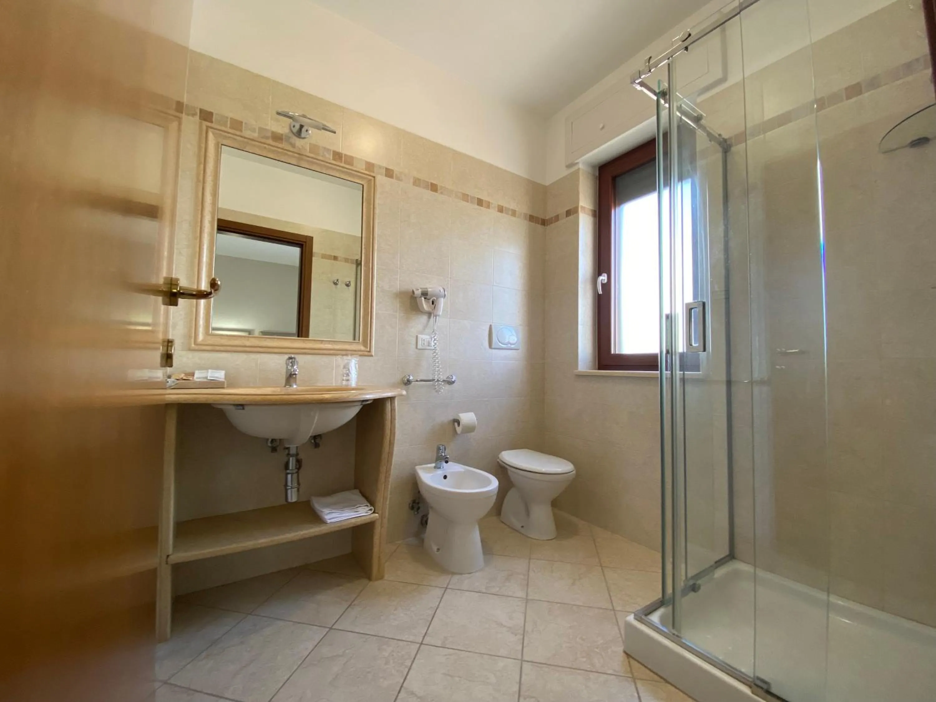 Bathroom in Hotel Victoria