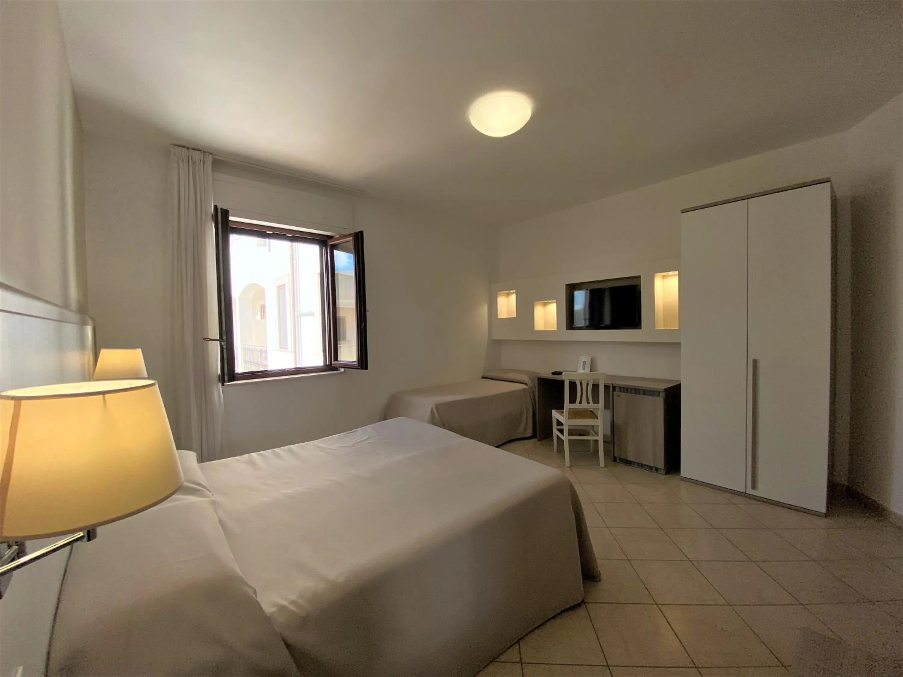 Photo of the whole room, Bed in Hotel Victoria