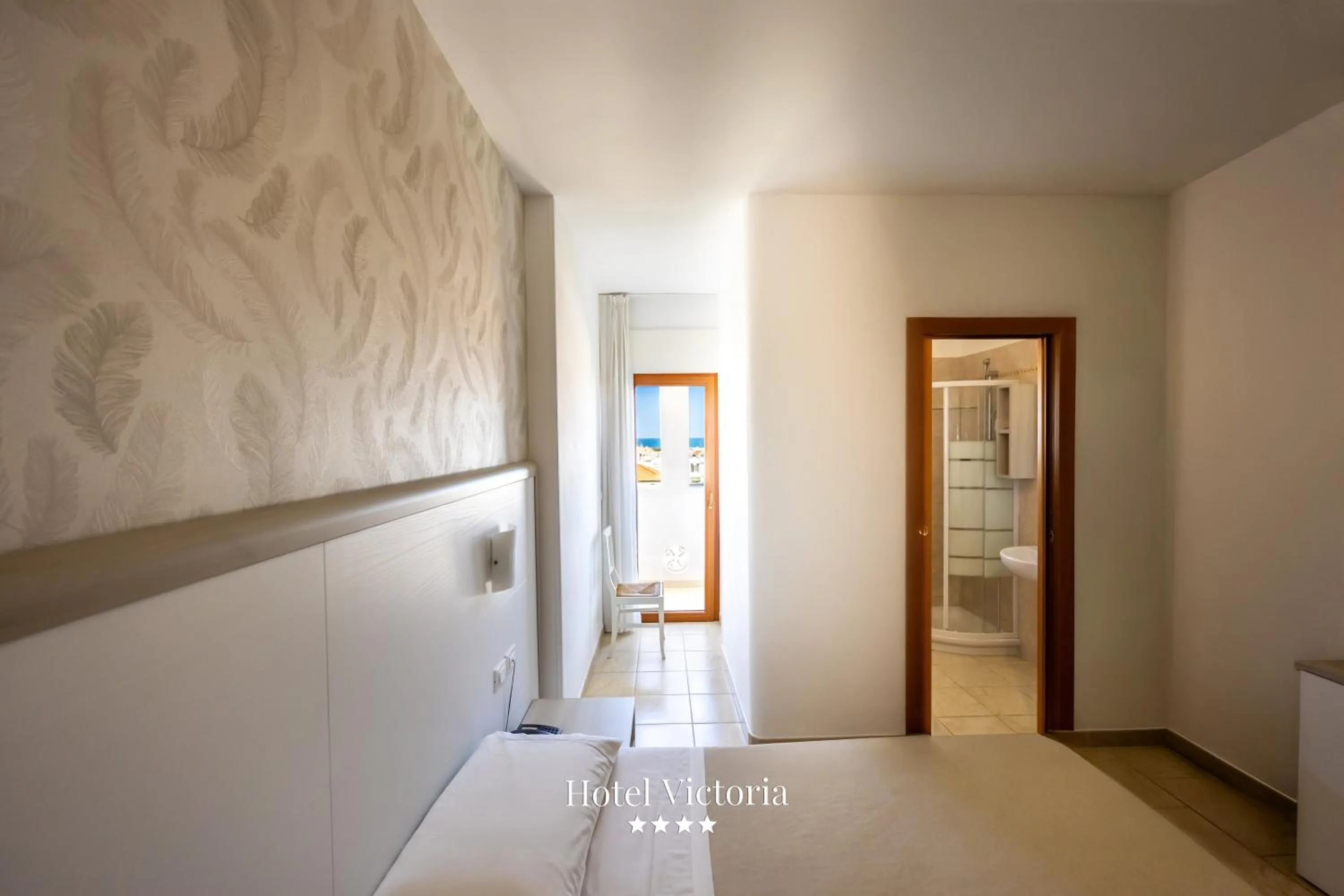 Toilet, Bed in Hotel Victoria