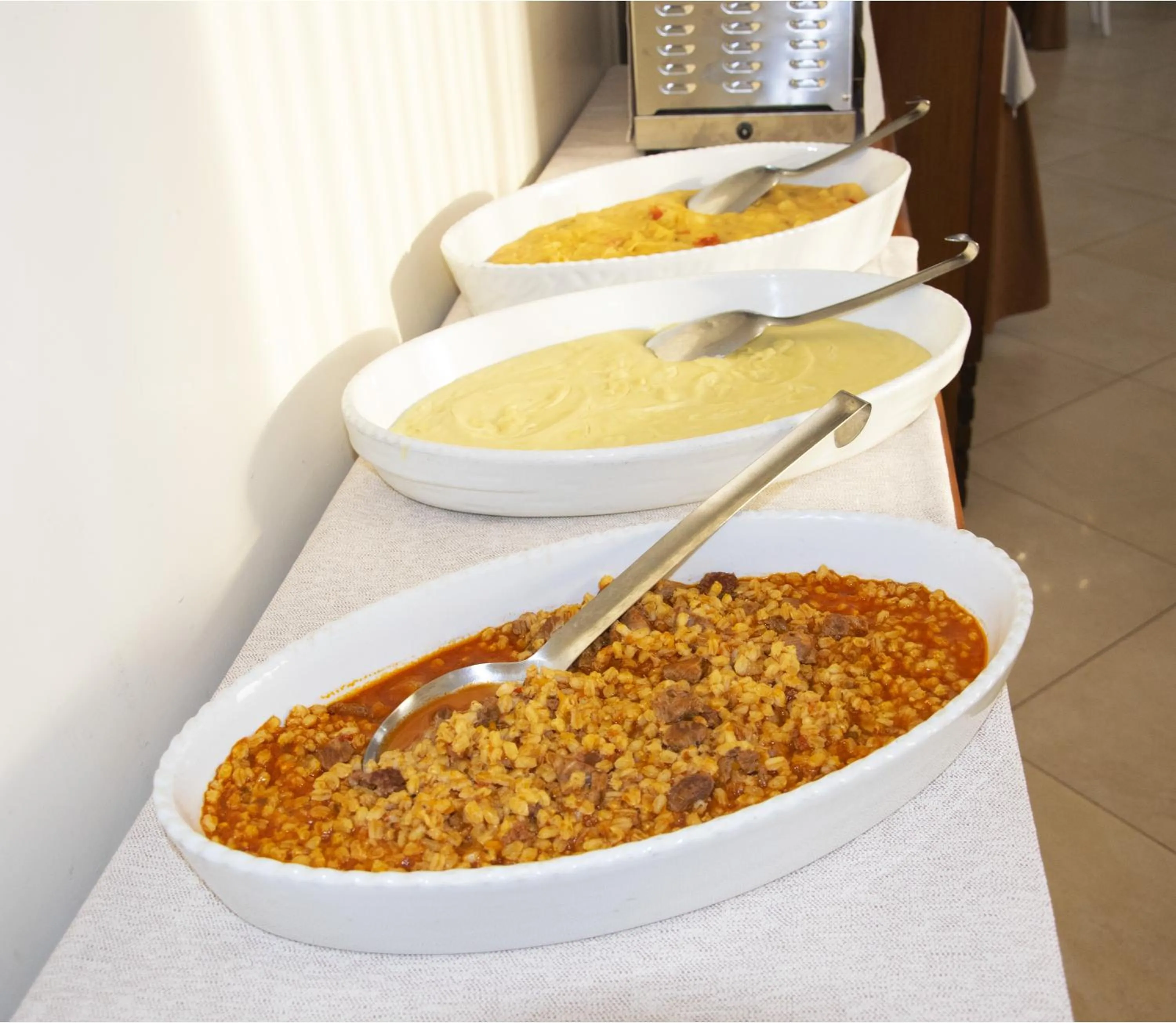 Food and drinks in Hotel Victoria