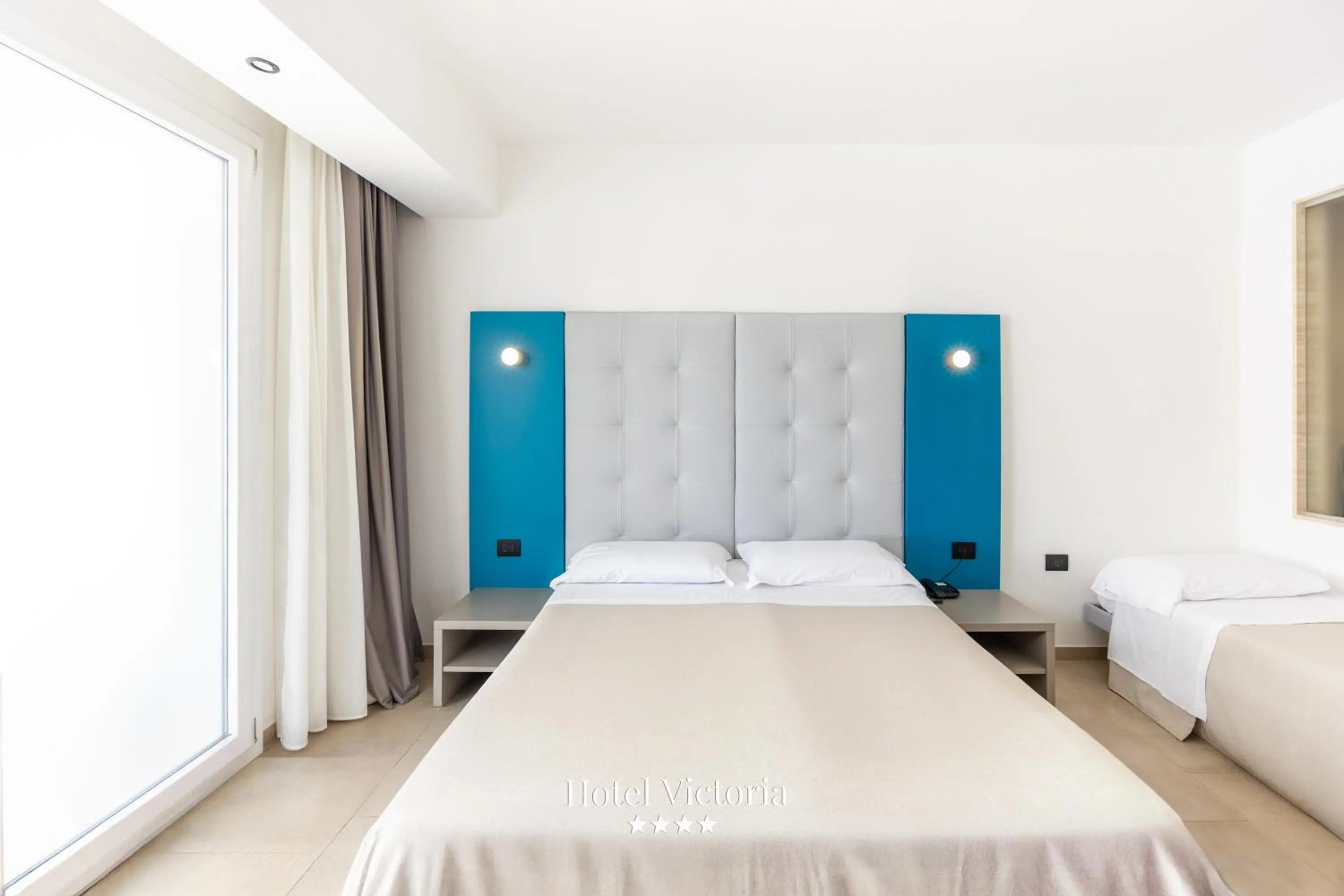 Shower, Bed in Hotel Victoria