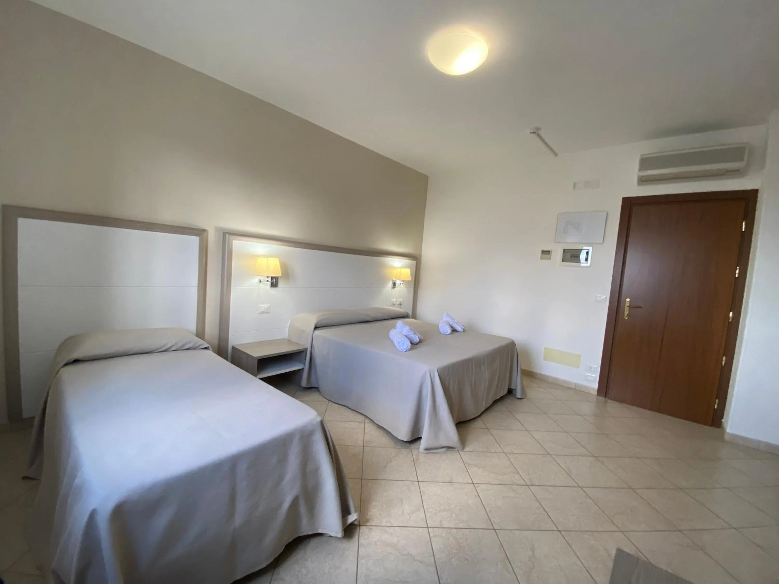 Photo of the whole room, Bed in Hotel Victoria