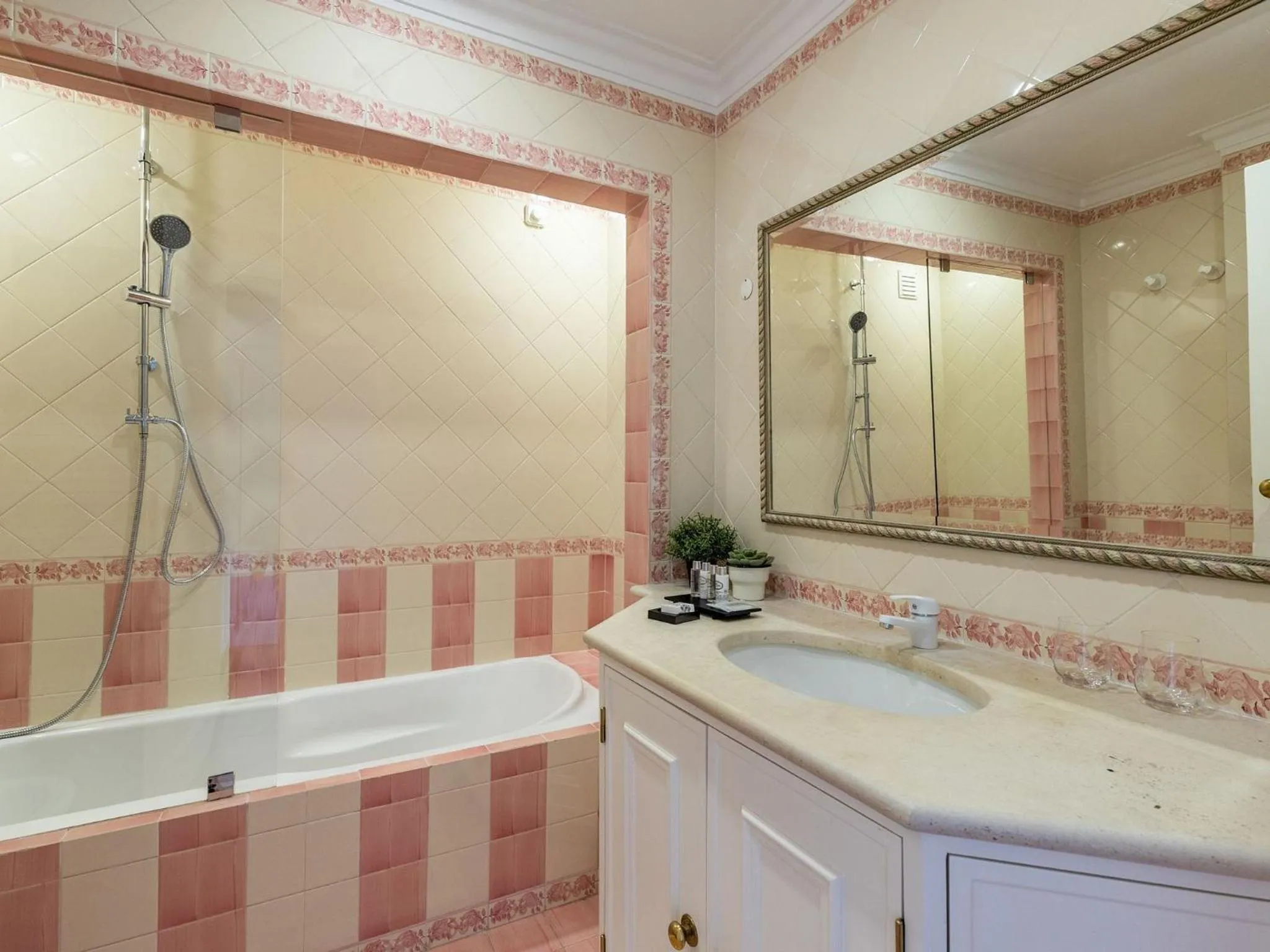 Estoril Luxury Suites & Spa - Cascais