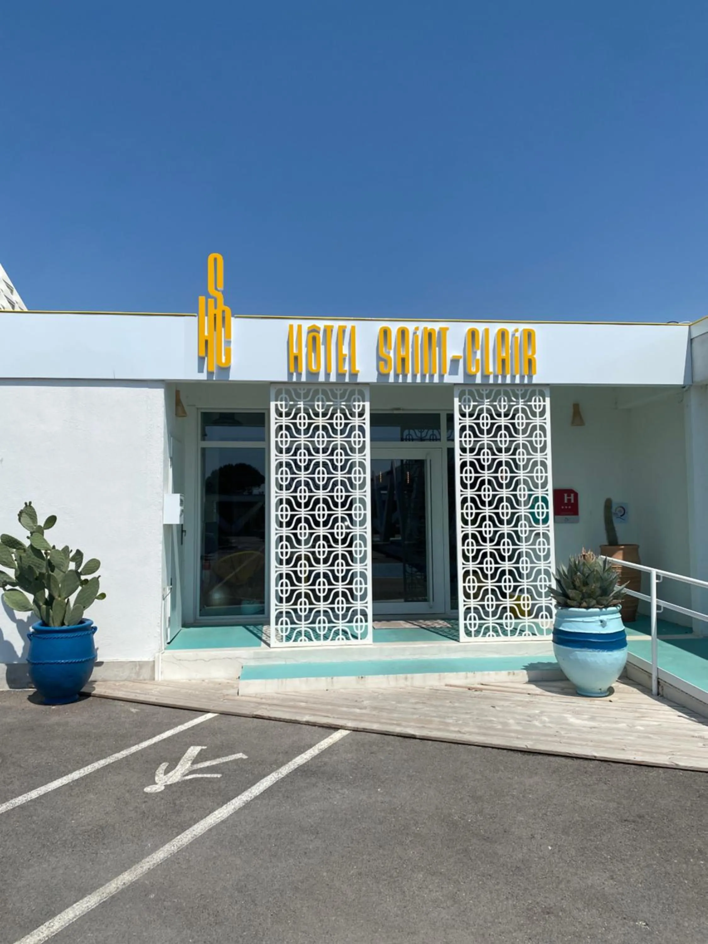 Property building in Hôtel Saint-Clair, côté Plage