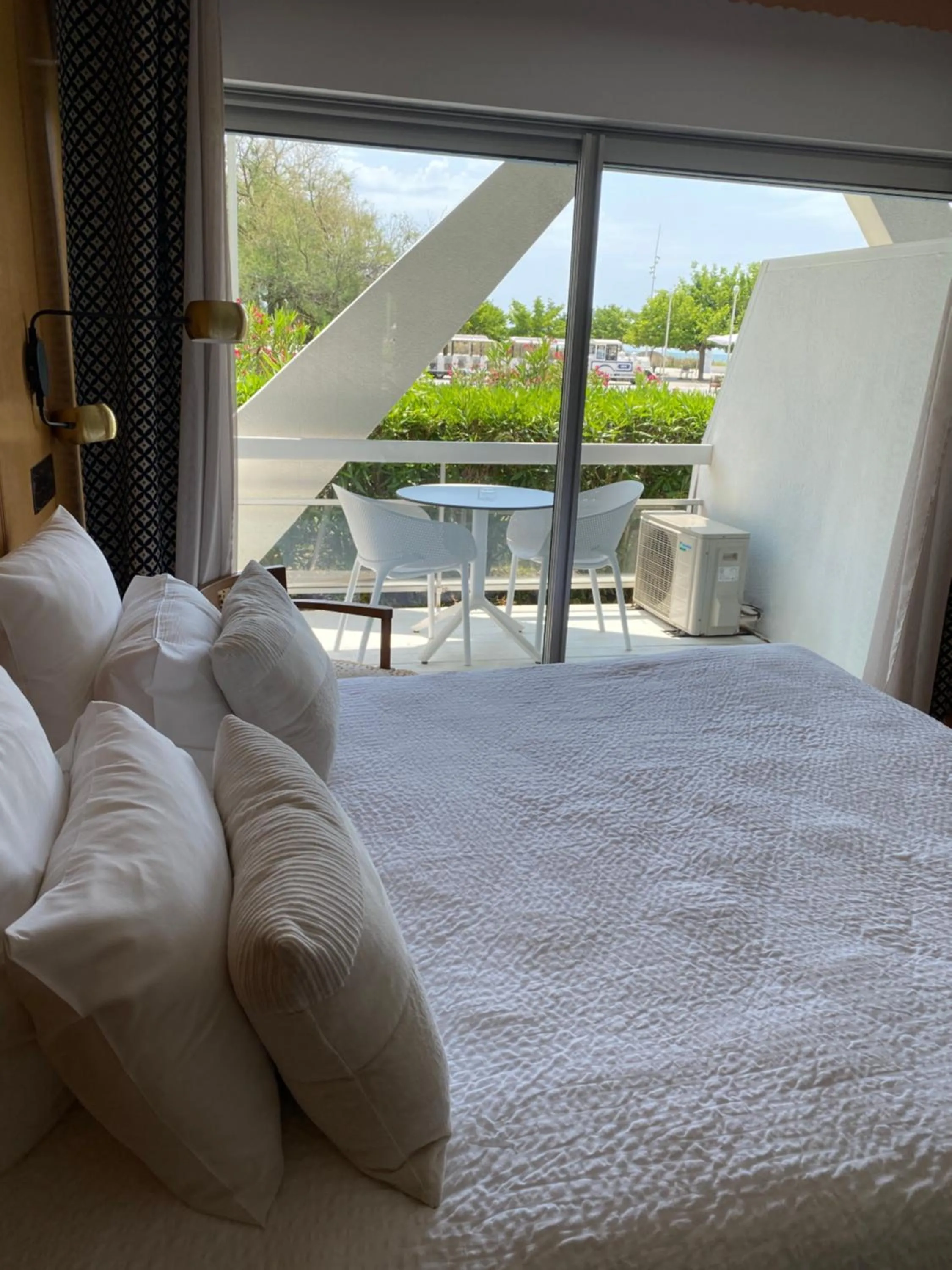 Bed in Hôtel Saint-Clair, côté Plage